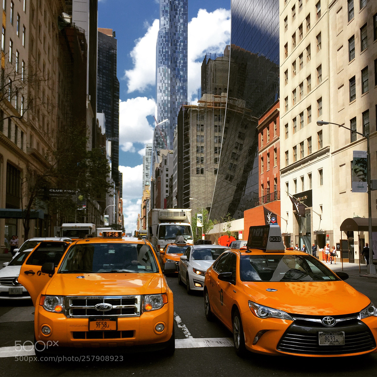 Apple iPhone 6 sample photo. Crossing the street... photography