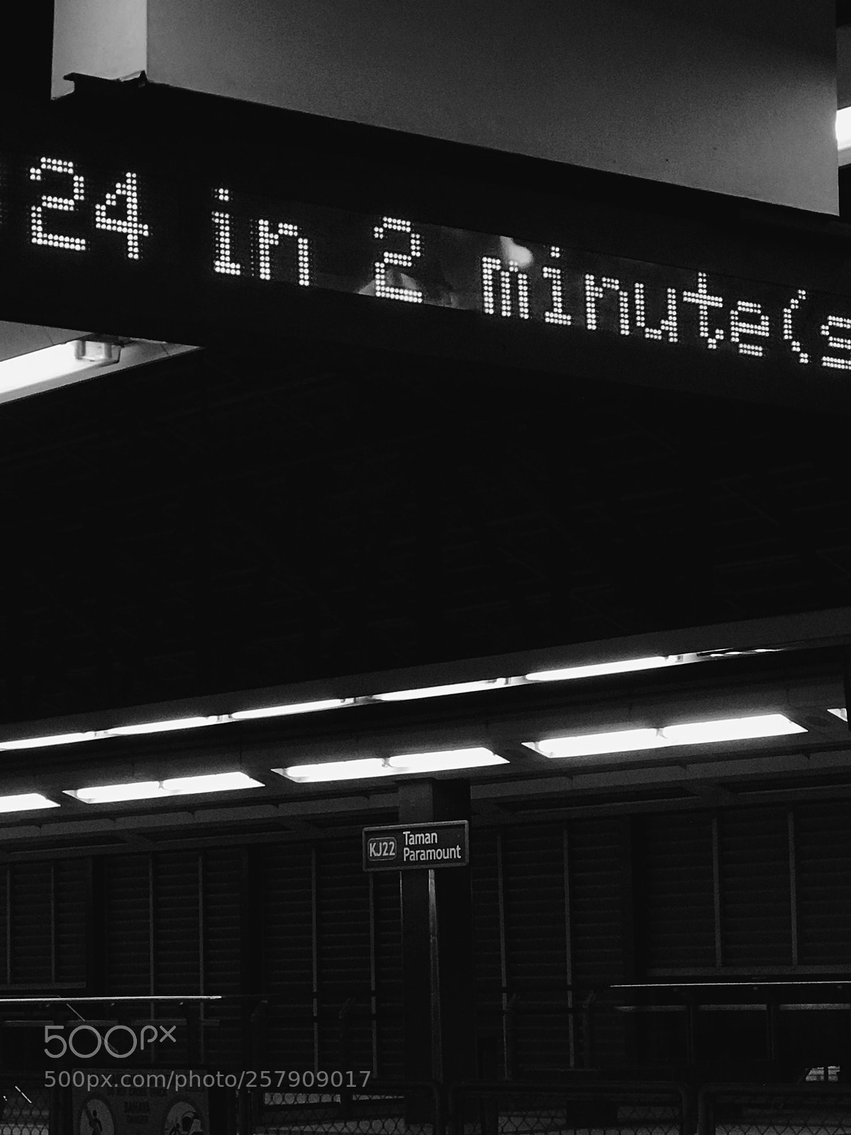 Apple iPhone 7 Plus sample photo. Subway night photography