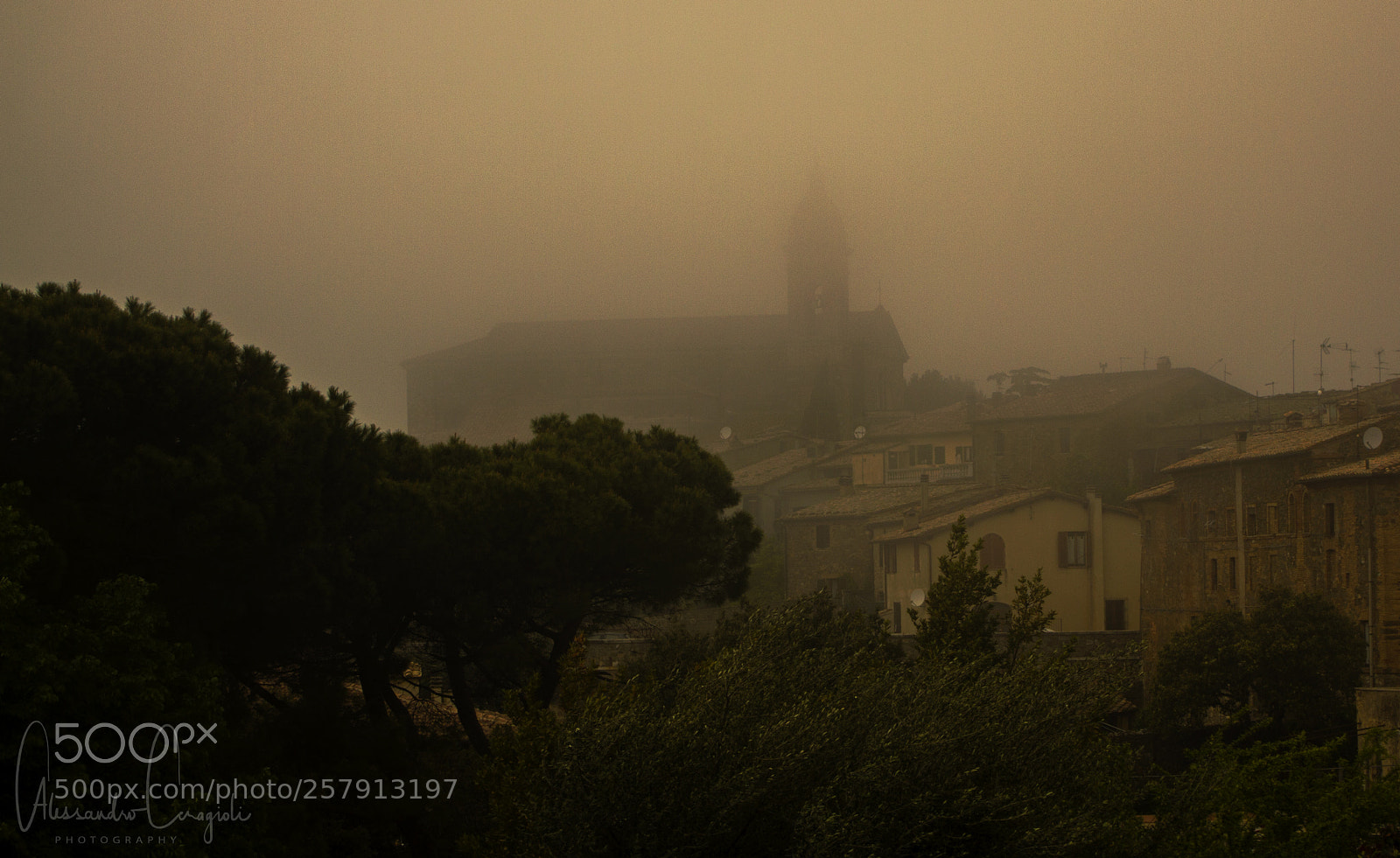 Canon EOS 50D sample photo. Montalcino in the storm photography
