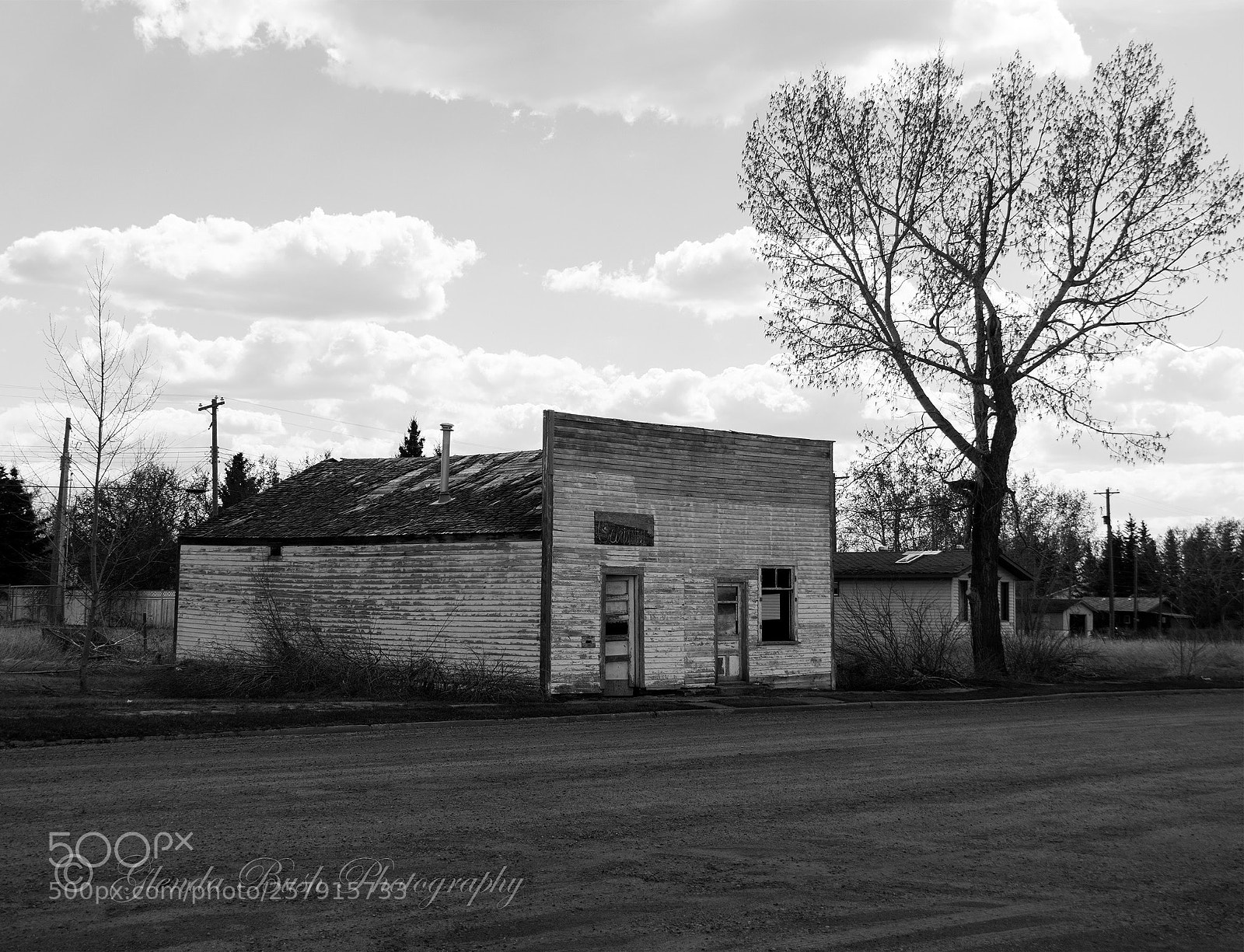 Canon EOS 70D sample photo. Rumsey store bw photography