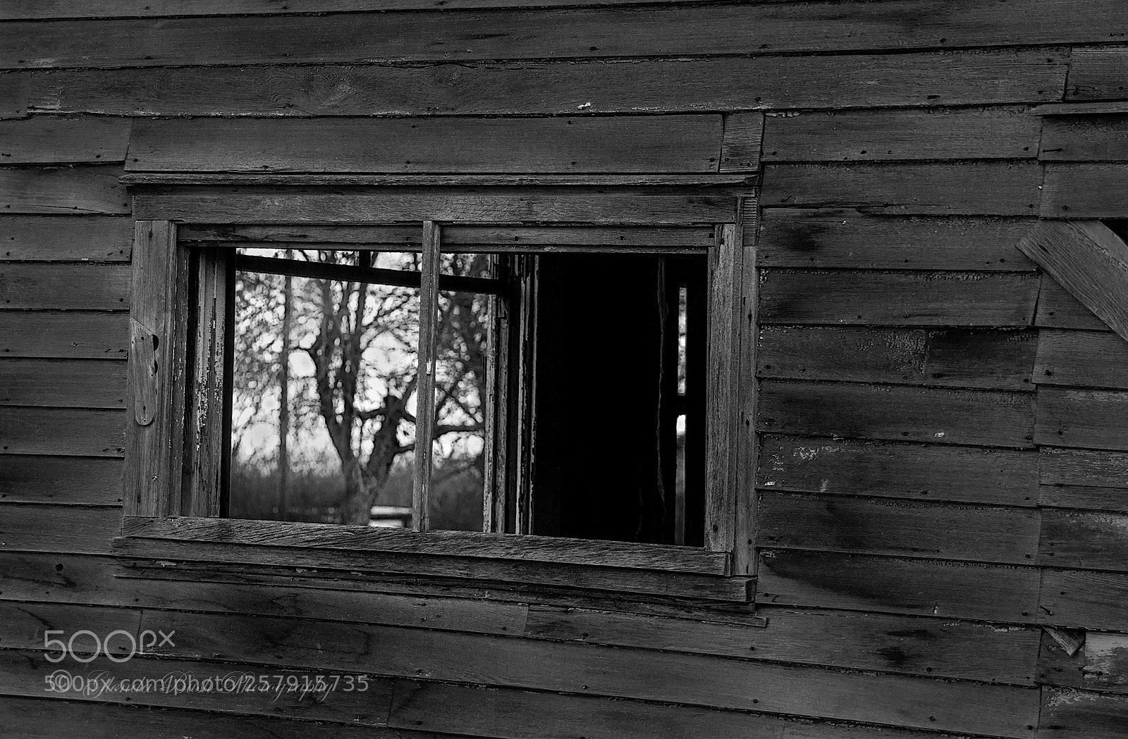 Canon EOS 70D sample photo. Rumsey window bw photography