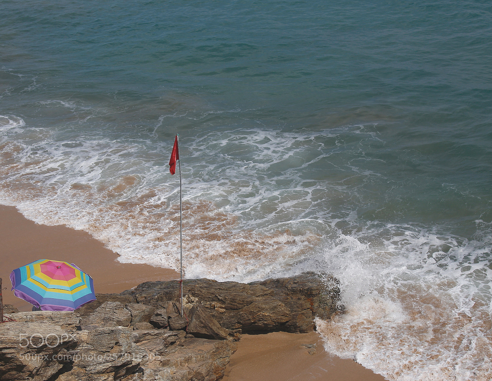 Canon EOS 1200D (EOS Rebel T5 / EOS Kiss X70 / EOS Hi) sample photo. Red flag photography