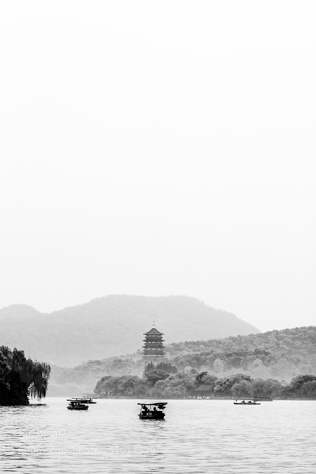 Canon EOS 550D (EOS Rebel T2i / EOS Kiss X4) sample photo. Hangzhou lake photography
