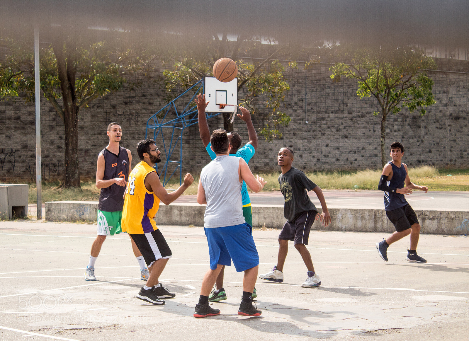 Canon EOS 1300D (EOS Rebel T6 / EOS Kiss X80) sample photo. Basketball photography