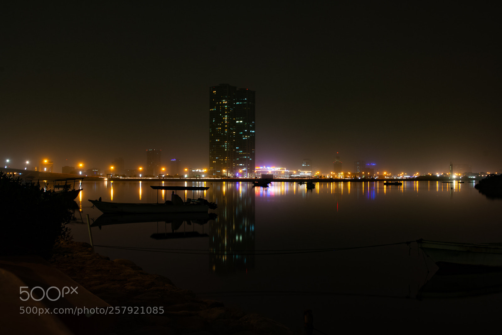 Canon EOS 70D sample photo. City at night photography