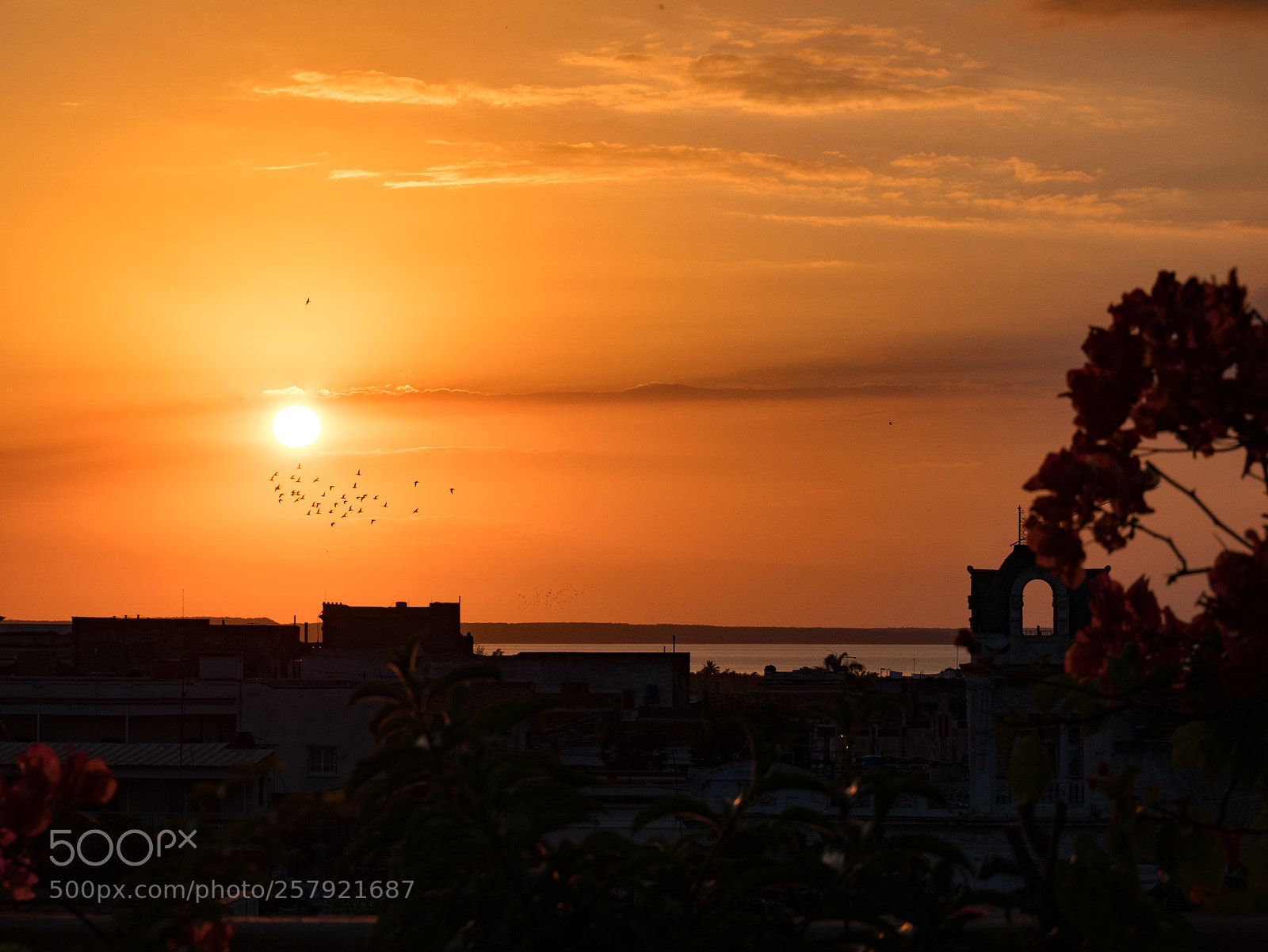 Panasonic Lumix DMC-GX85 (Lumix DMC-GX80 / Lumix DMC-GX7 Mark II) sample photo. Sunset in cienfuegos photography