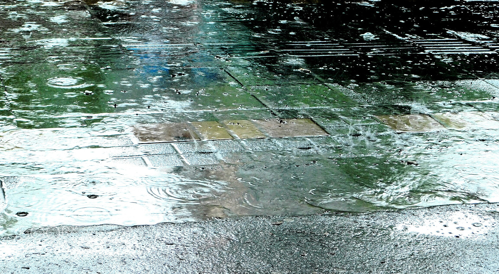 Nikon Coolpix B500 sample photo. Melodic rain photography