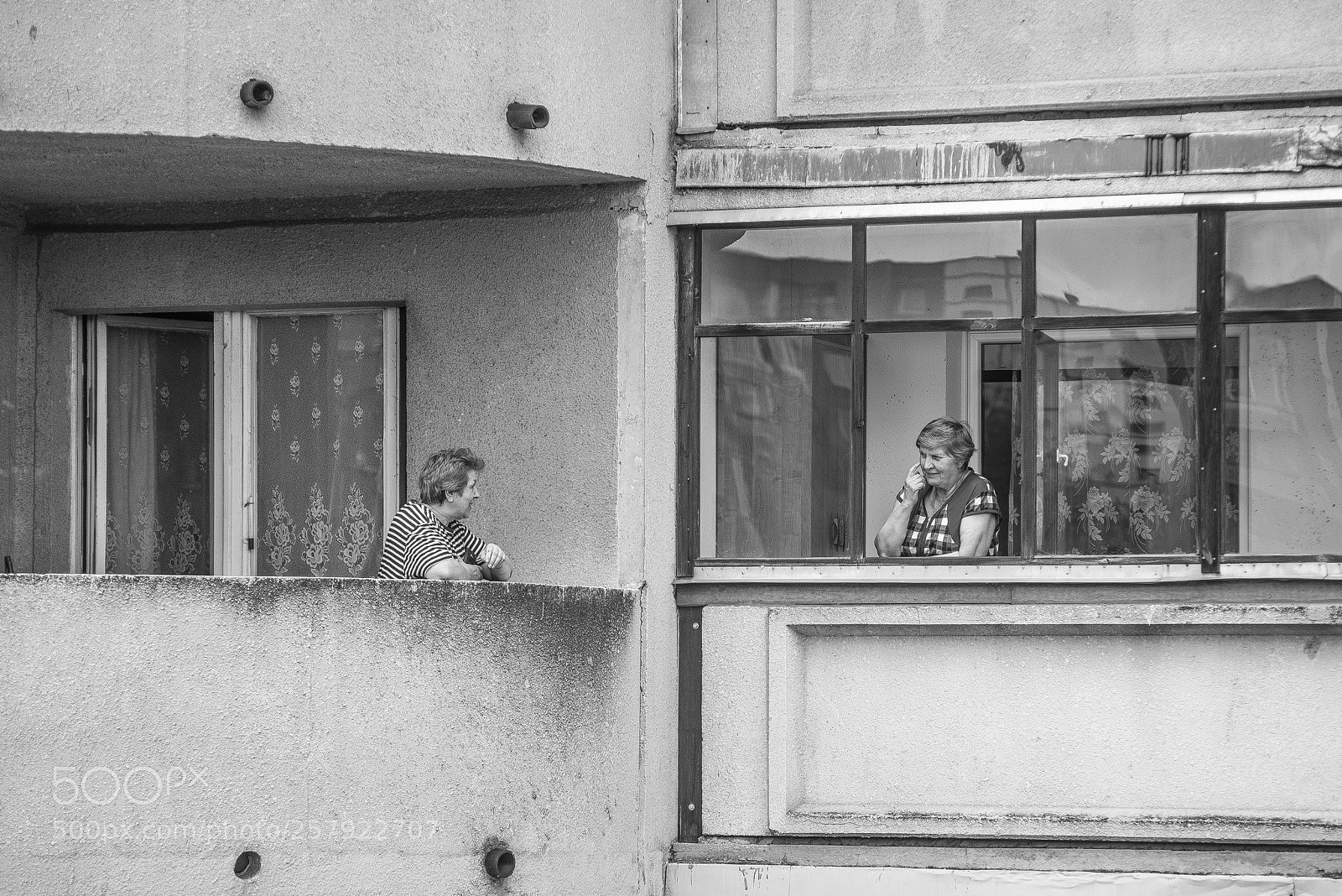 Nikon D750 sample photo. Balcony conversations photography