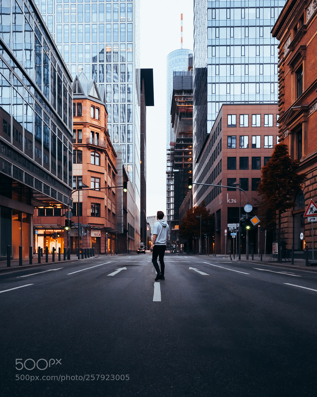 Fujifilm X-T1 sample photo. Frankfurt morning photography