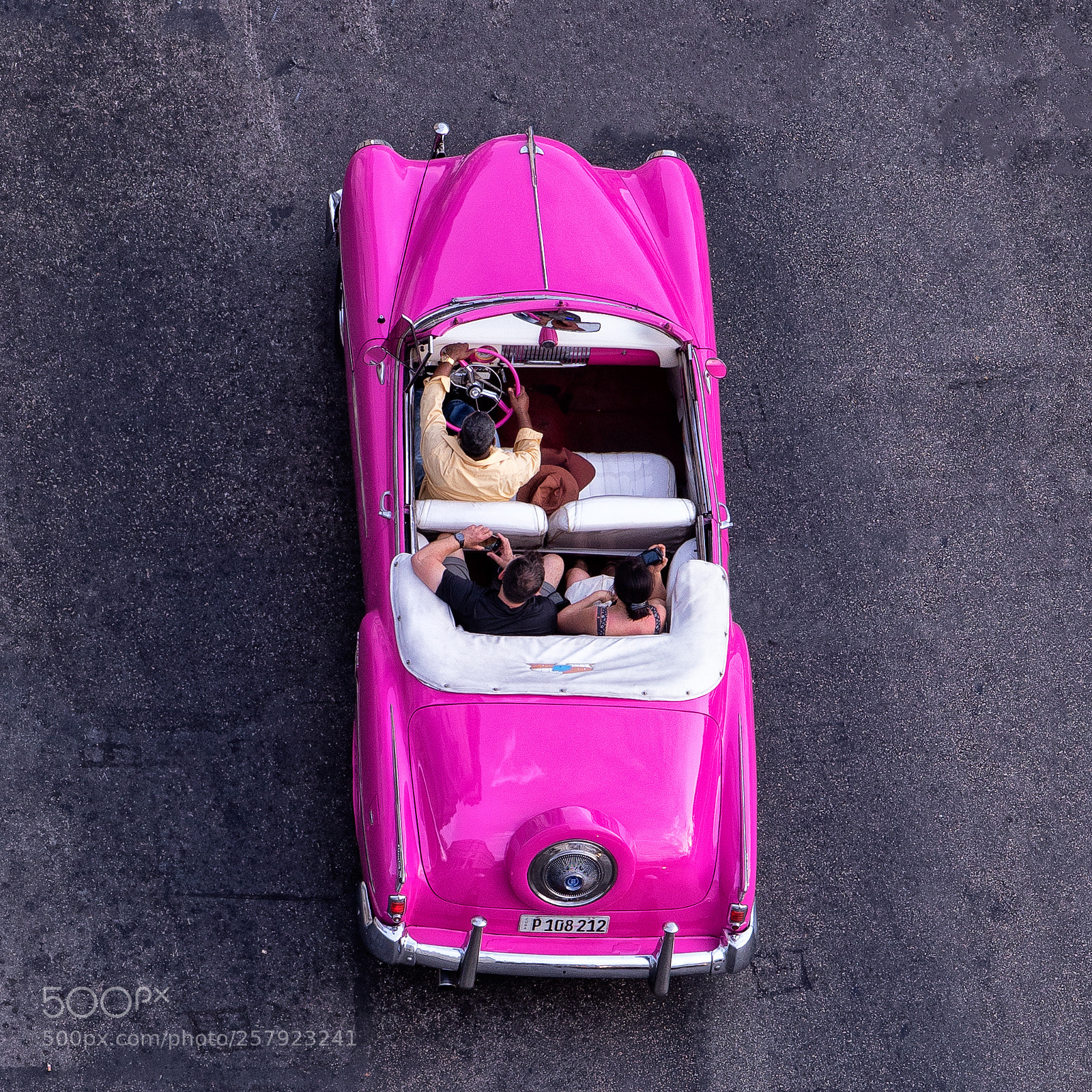 Canon EOS 5D Mark IV sample photo. The old cars of photography