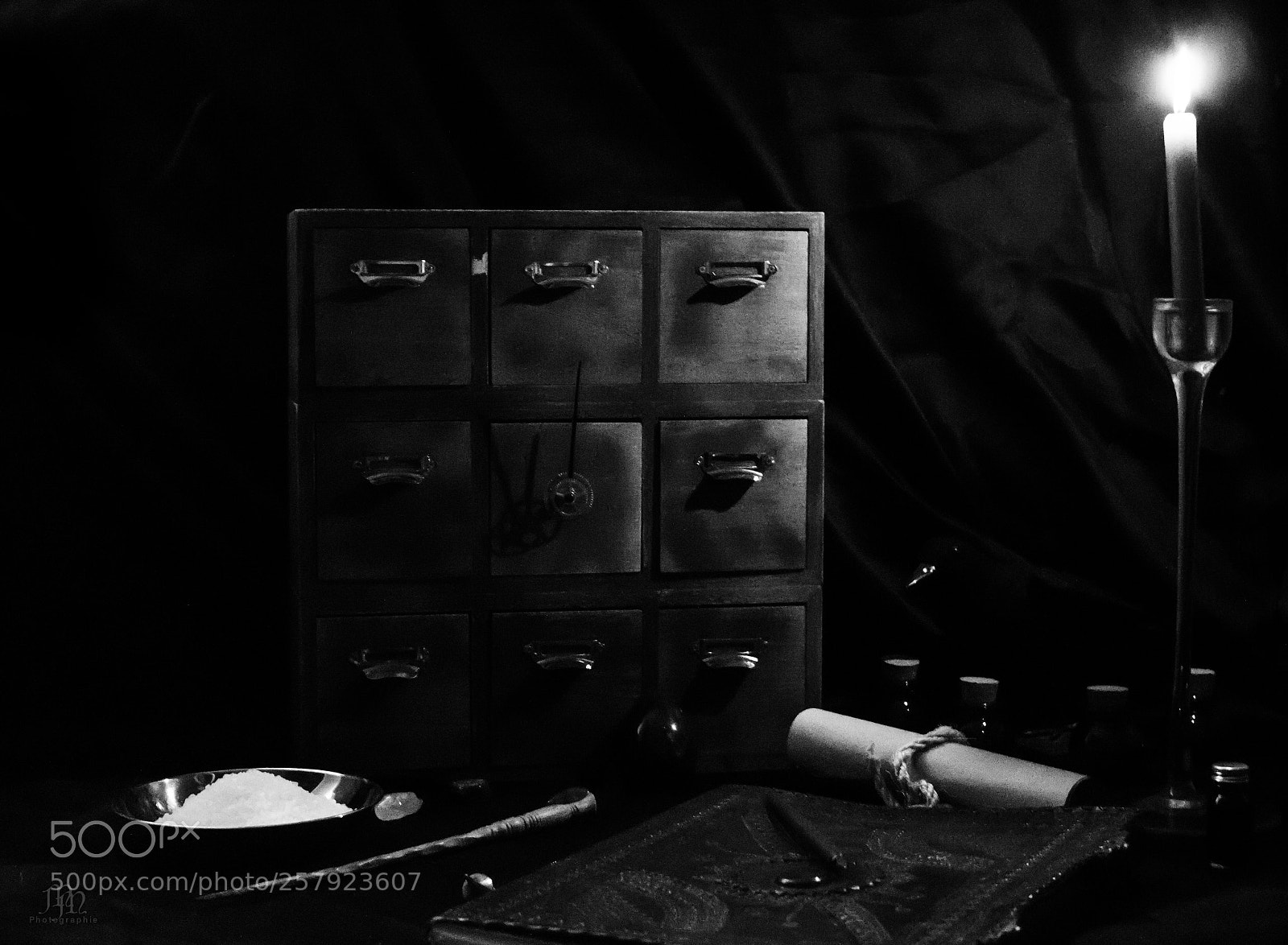 Canon EOS 750D (EOS Rebel T6i / EOS Kiss X8i) sample photo. The witch's lair photography