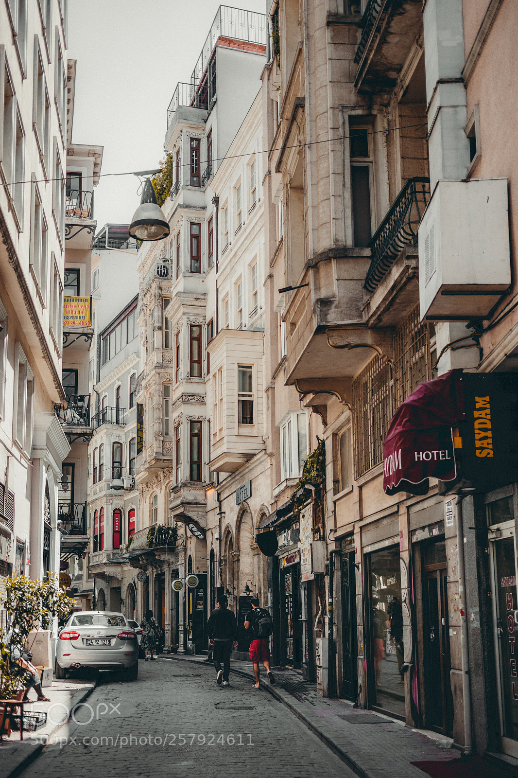 Canon EOS 5D Mark II sample photo. Istanbul street photography