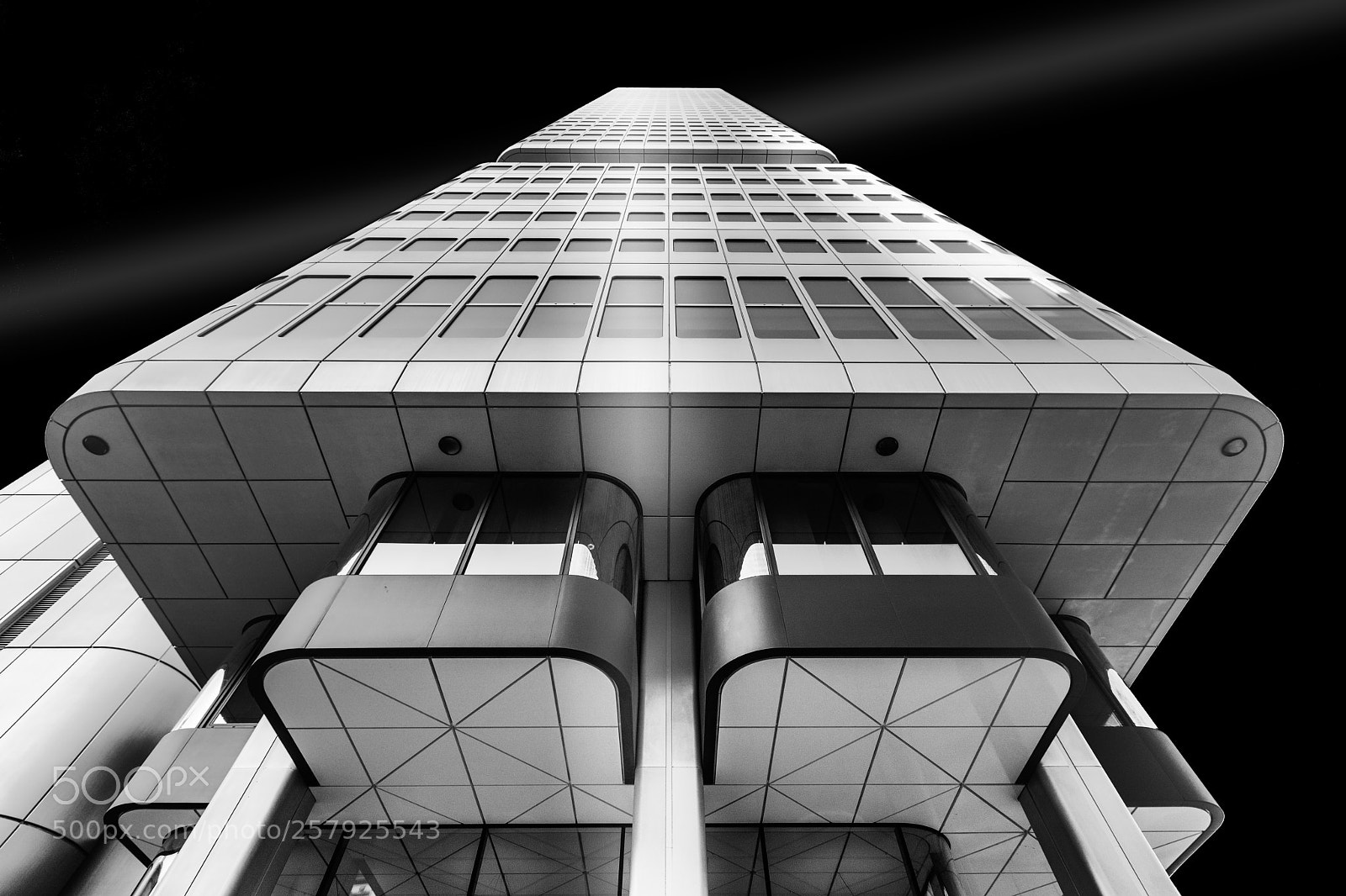 Canon EOS 5D Mark IV sample photo. Tower symmetry photography