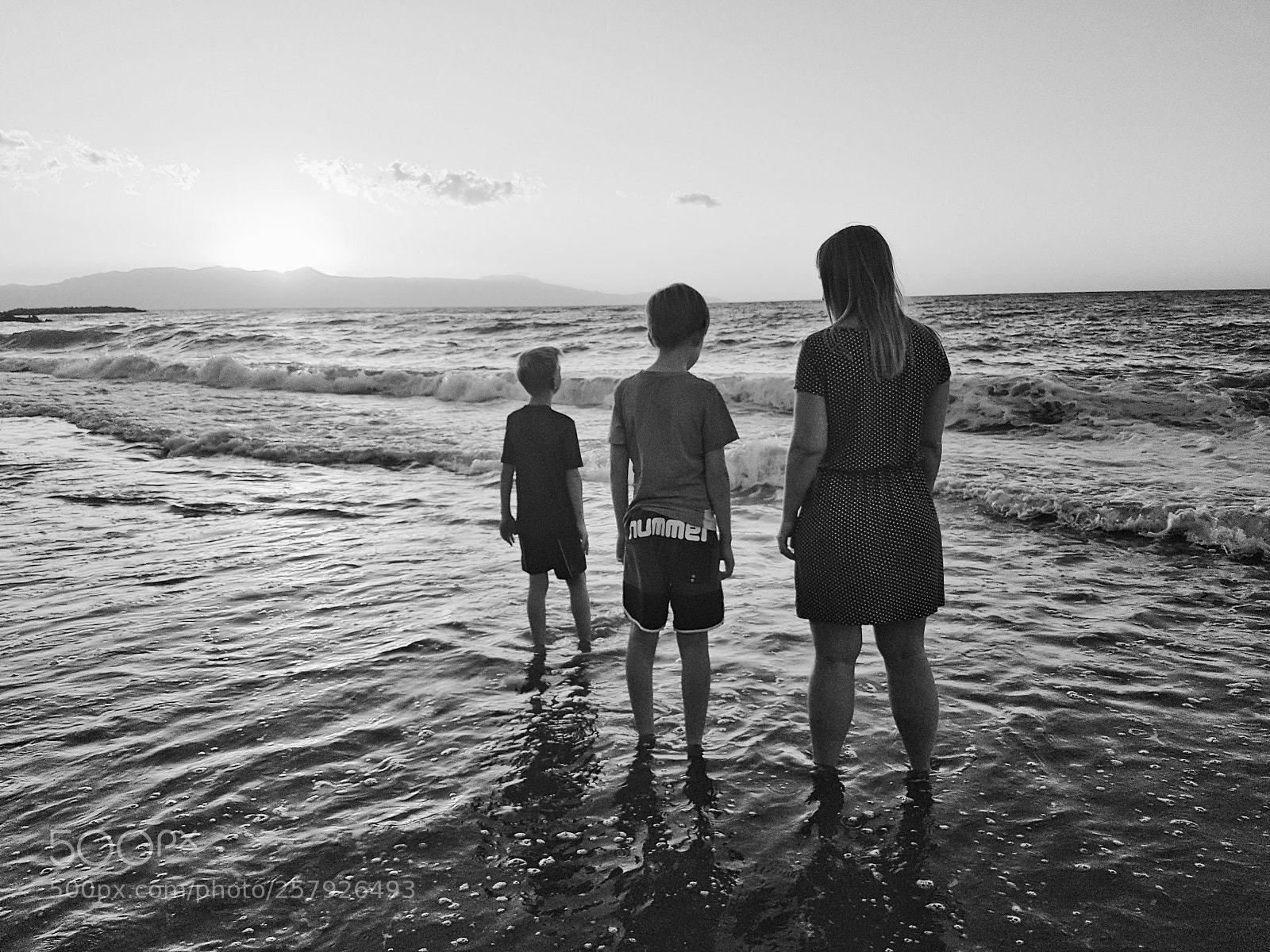 Samsung Galaxy S7 sample photo. Family on beach. photography