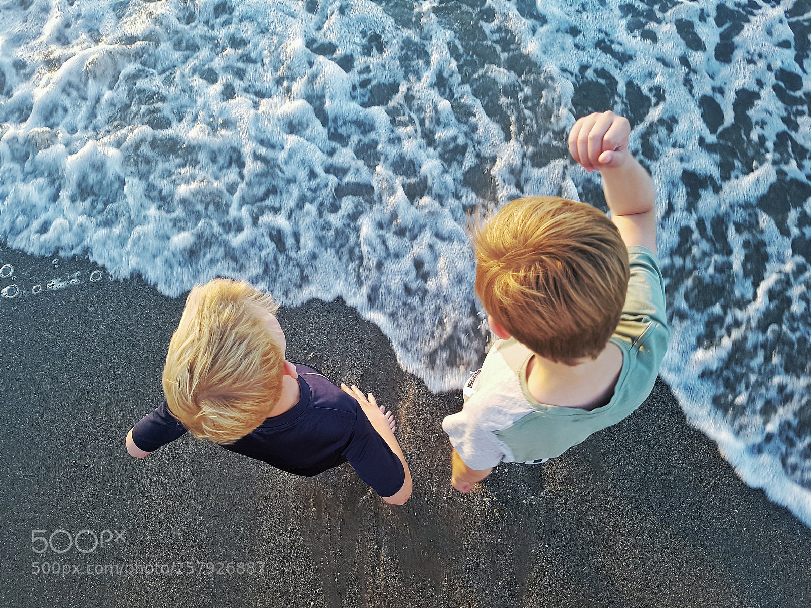Samsung Galaxy S7 sample photo. Brothers on beach photography