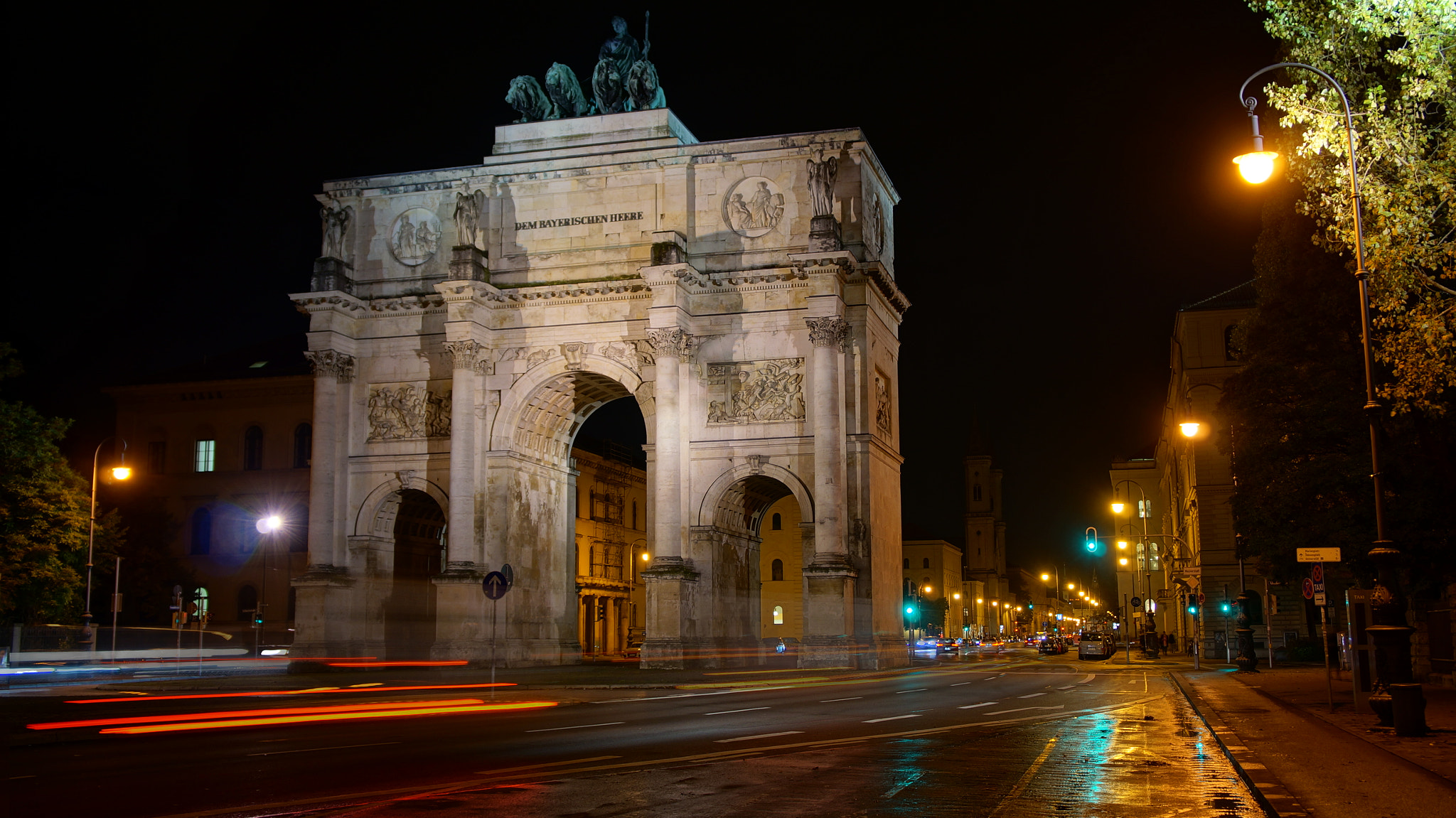 Sony Alpha NEX-5R sample photo. The victory gate in munich photography