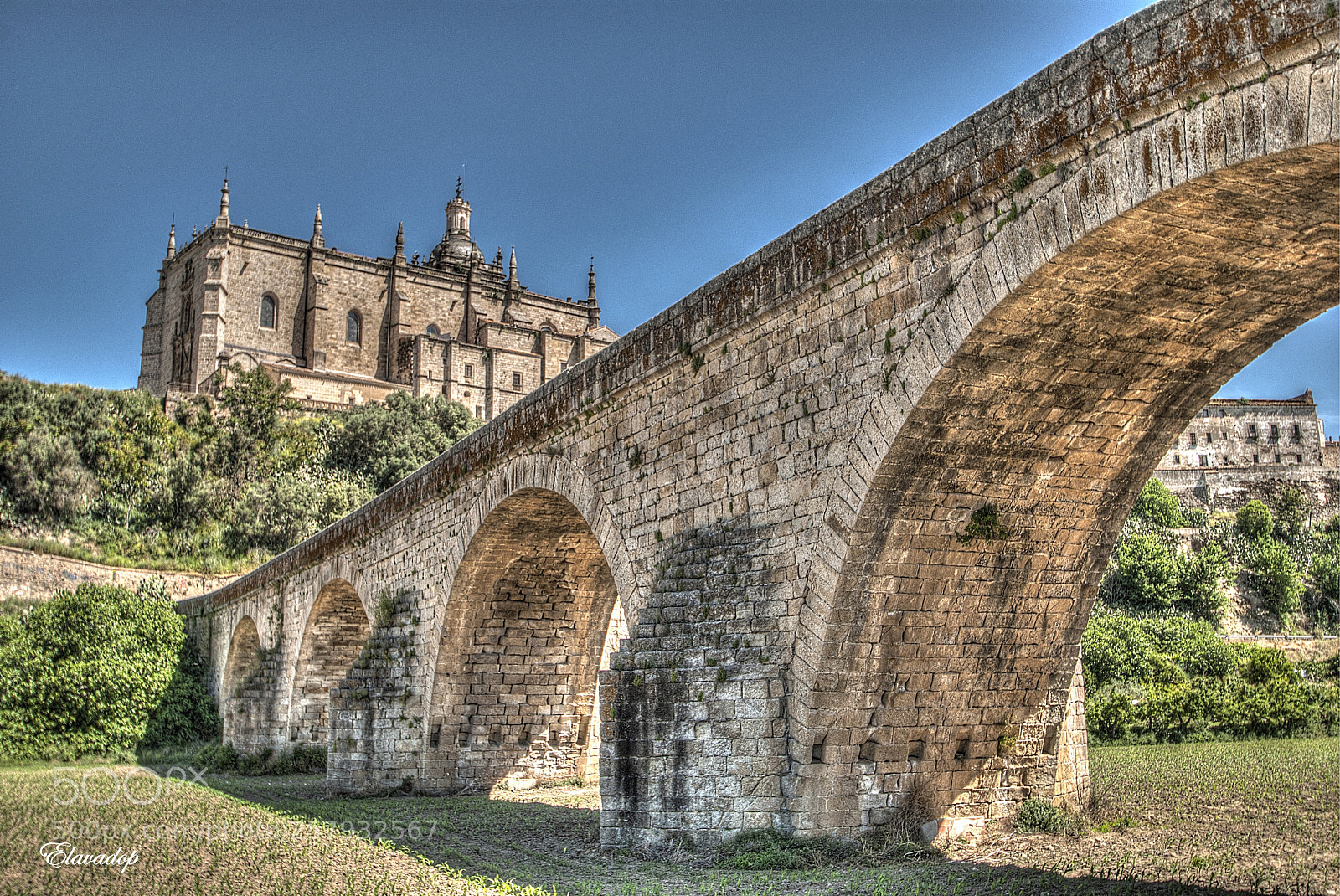 Nikon D3000 sample photo. Coria catedral y puente photography