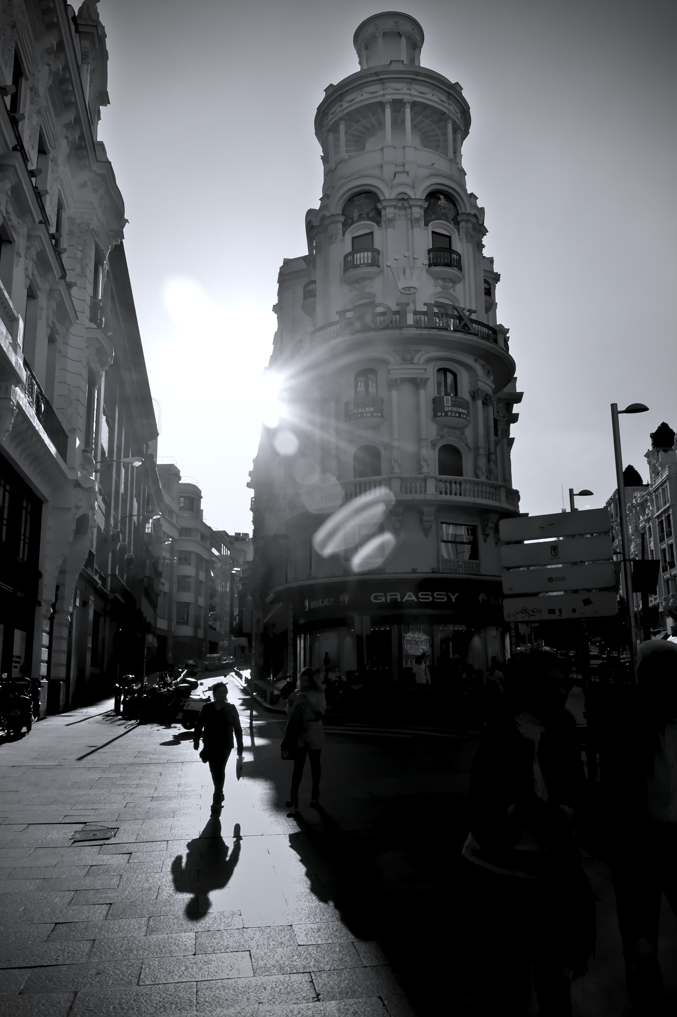 Canon EF-S 18-55mm F3.5-5.6 II sample photo. Gran via photography