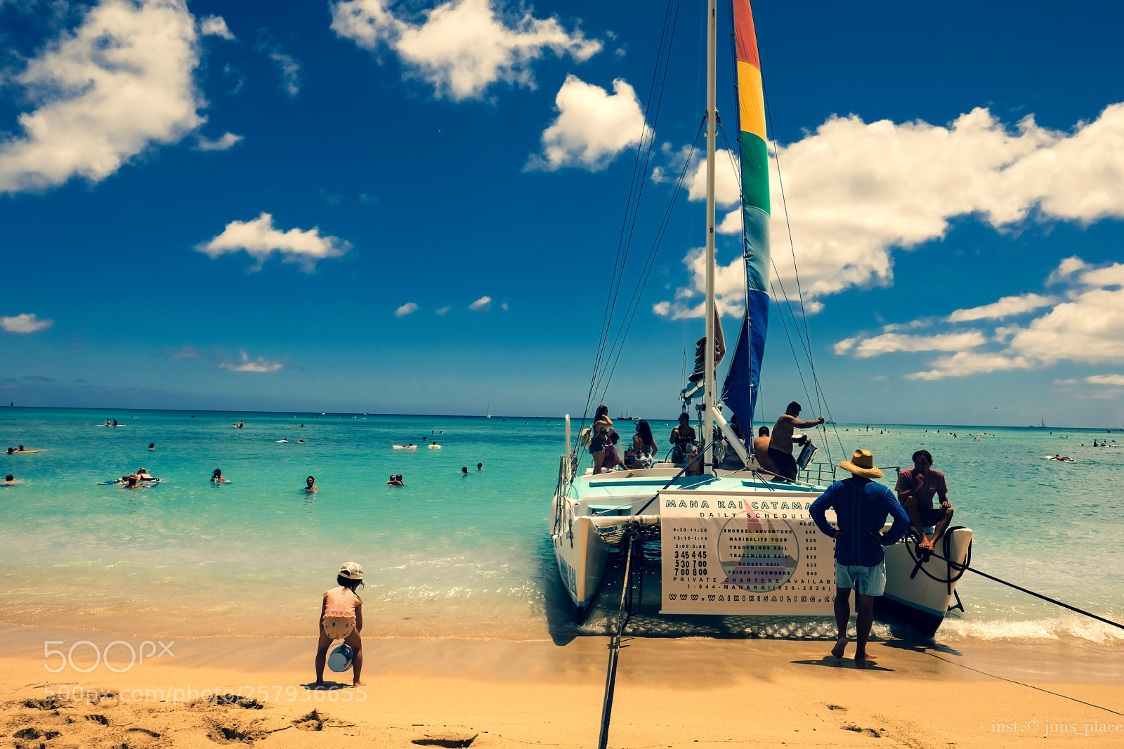 Fujifilm X-Pro2 sample photo. Waikiki beach, burning sun! photography