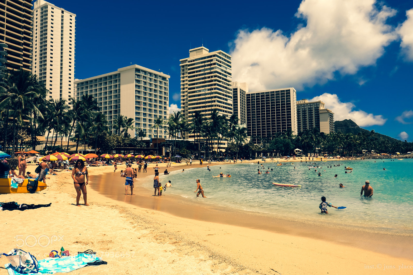 Fujifilm X-Pro2 sample photo. Waikiki beach, burning sun! photography