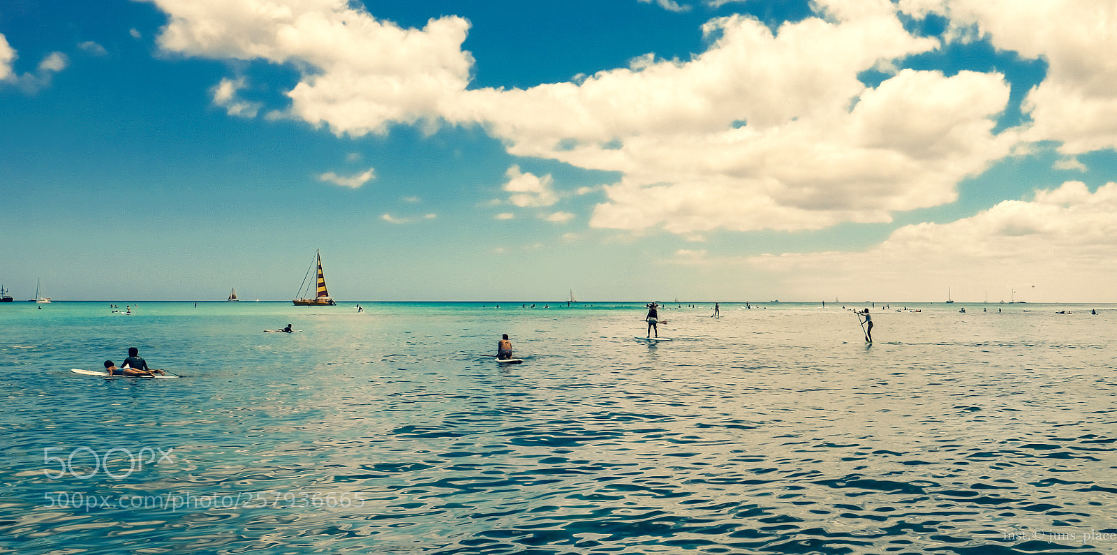 Fujifilm X-Pro2 sample photo. Waikiki beach, burning sun! photography