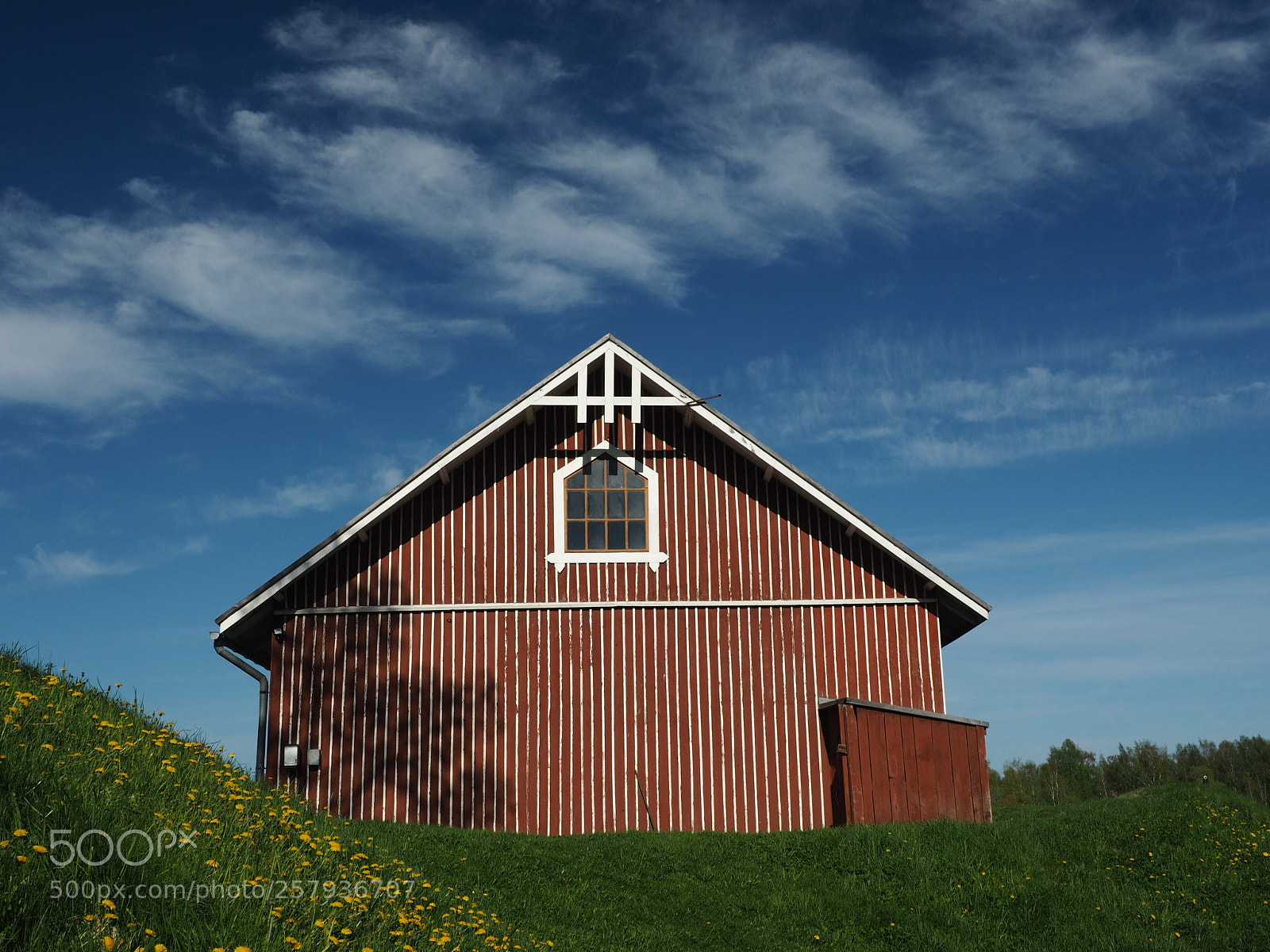 Olympus OM-D E-M5 II sample photo. Barn photography
