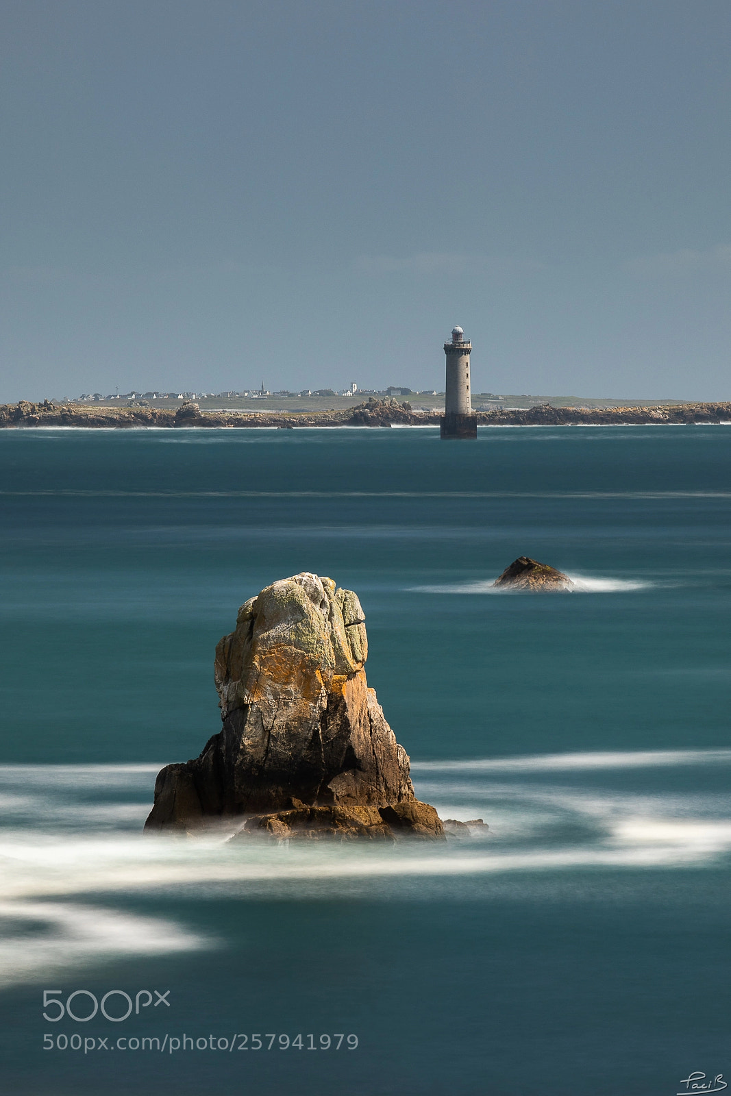 Canon EOS 5D Mark IV sample photo. Kéréon lighthouse photography