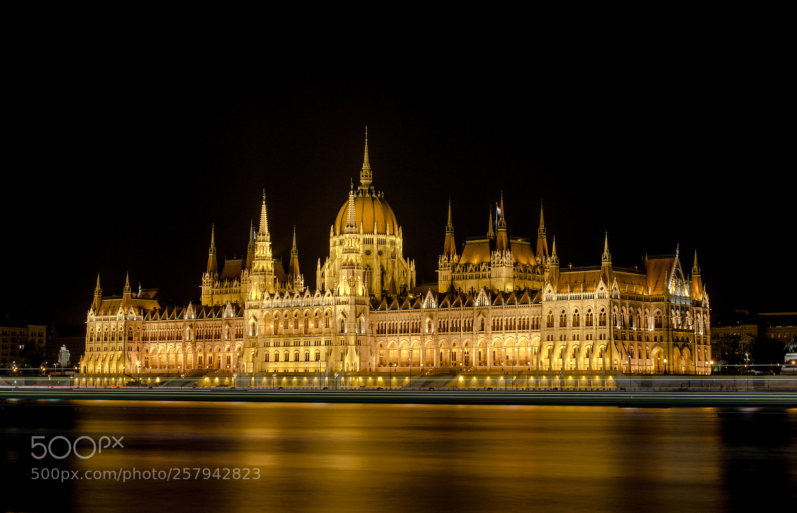 Nikon D7000 sample photo. Hungarian parliament at night photography