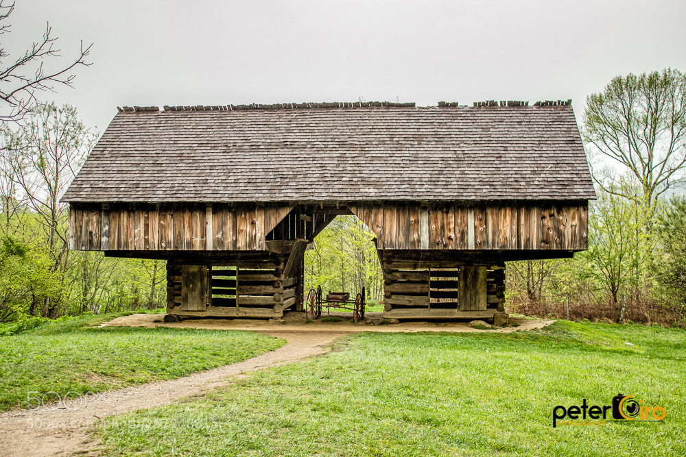 Canon EOS 600D (Rebel EOS T3i / EOS Kiss X5) sample photo. Barn at tipton place photography