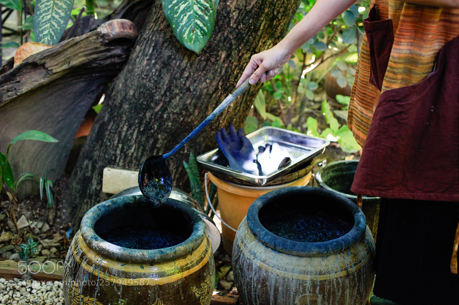 Canon EOS 5D Mark II sample photo. Indigo dye class chiang photography