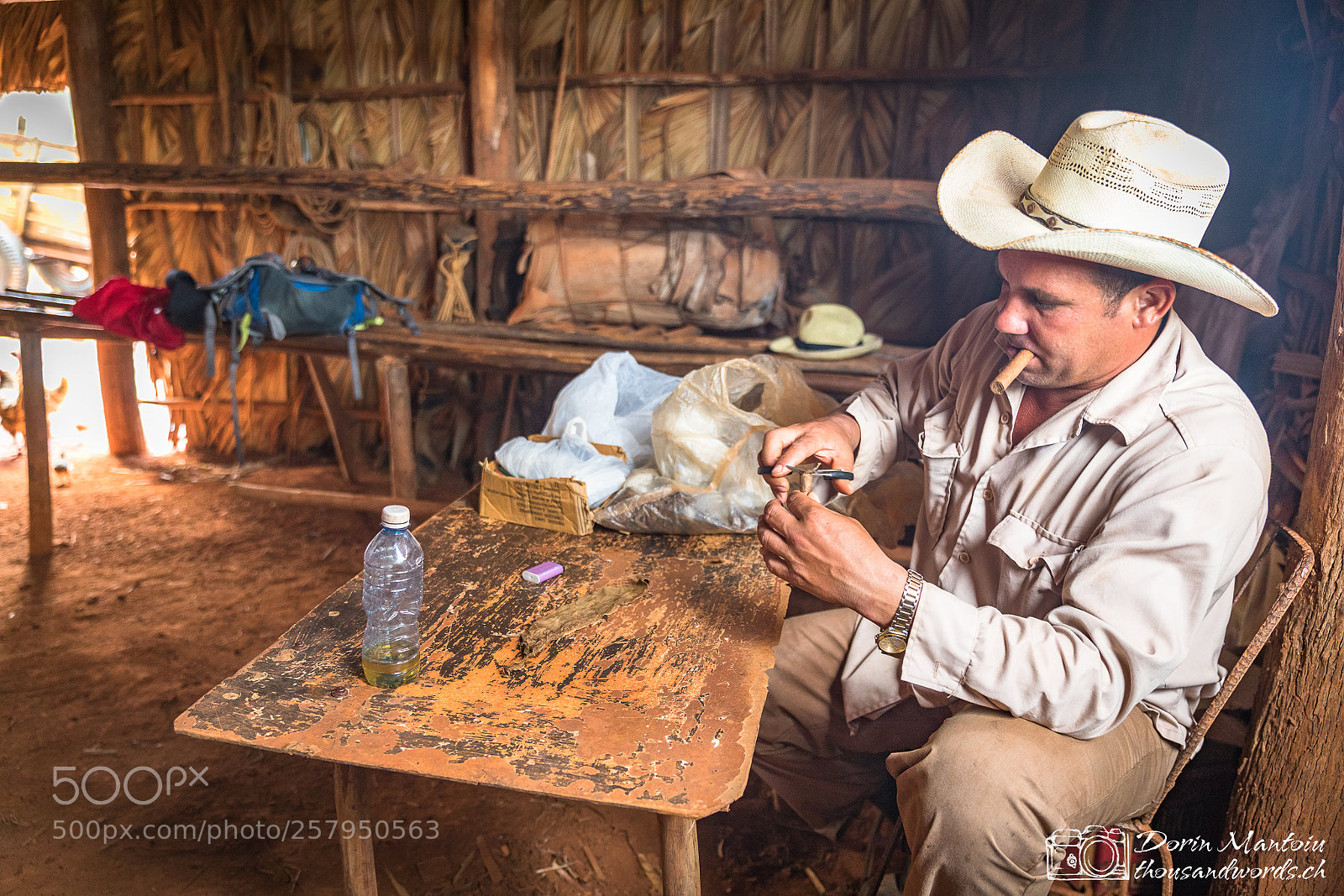Canon EOS 5D Mark IV sample photo. Rolling cigars in vinales photography