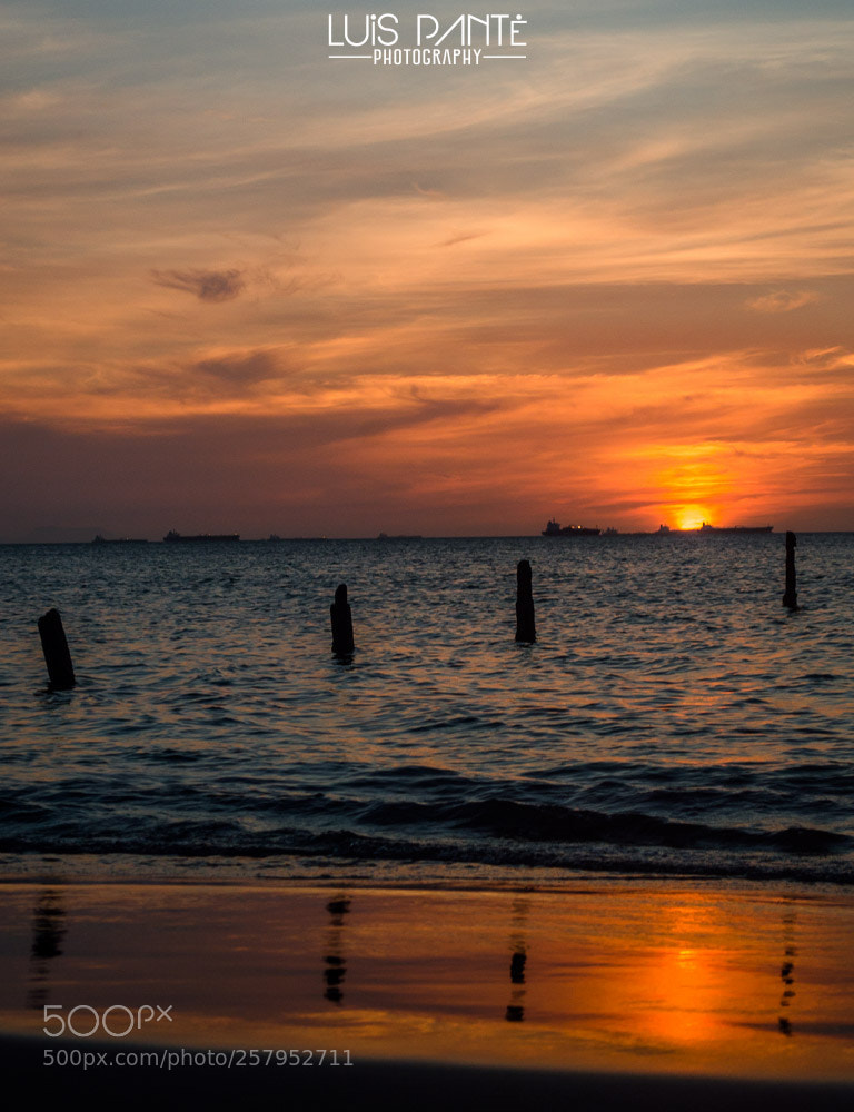 Nikon D3200 sample photo. Love sky photography