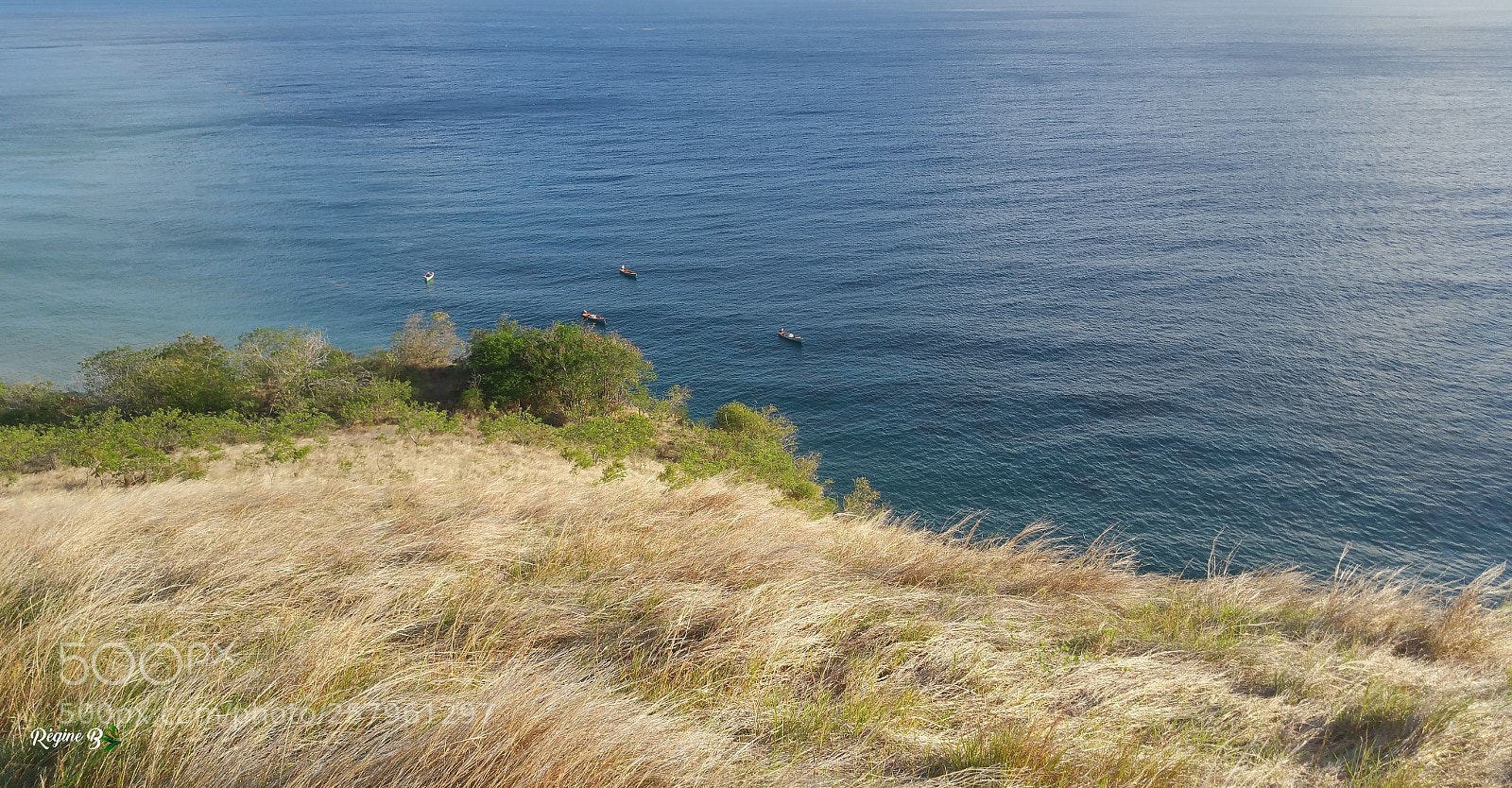 Samsung Galaxy Note4 sample photo. Below the yellow cliff photography