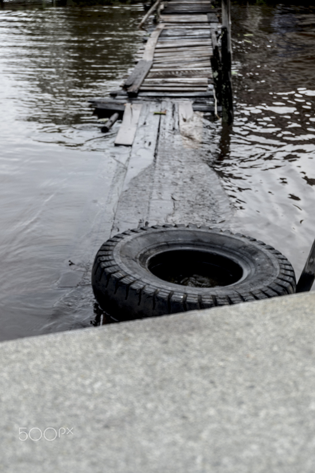 Fujifilm X-A10 sample photo. Tire photography