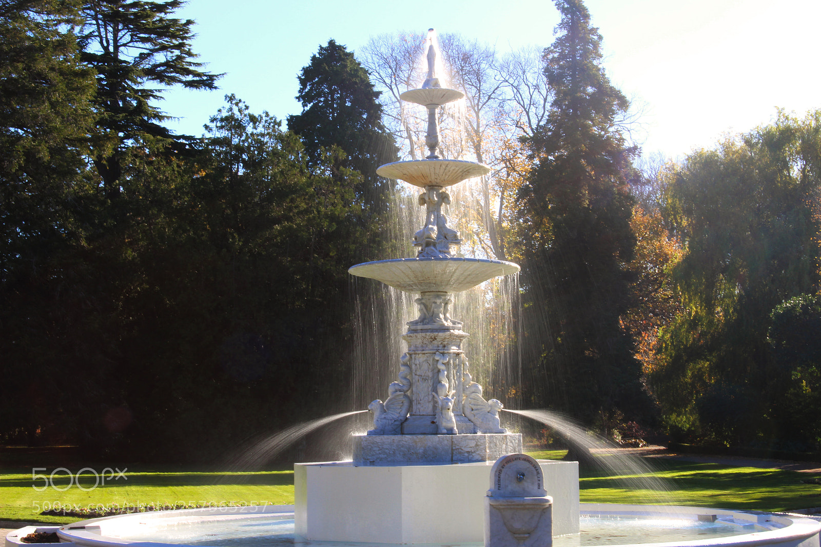 Canon EOS 700D (EOS Rebel T5i / EOS Kiss X7i) sample photo. Water fountain photography