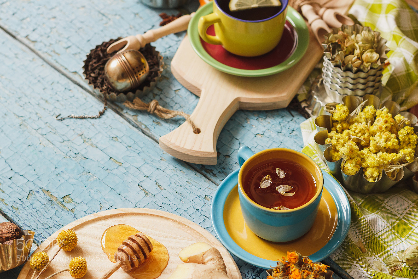 Canon EOS 600D (Rebel EOS T3i / EOS Kiss X5) sample photo. Cups with herbal tea photography