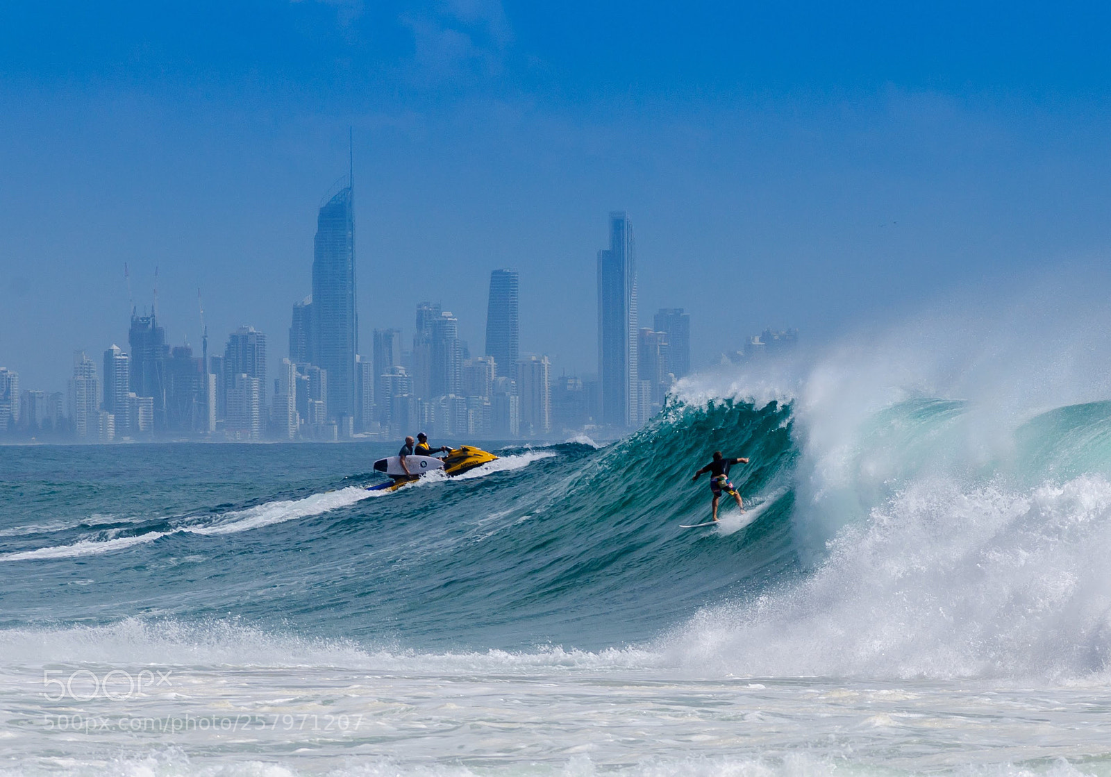 Nikon D90 sample photo. Big wave charger during photography