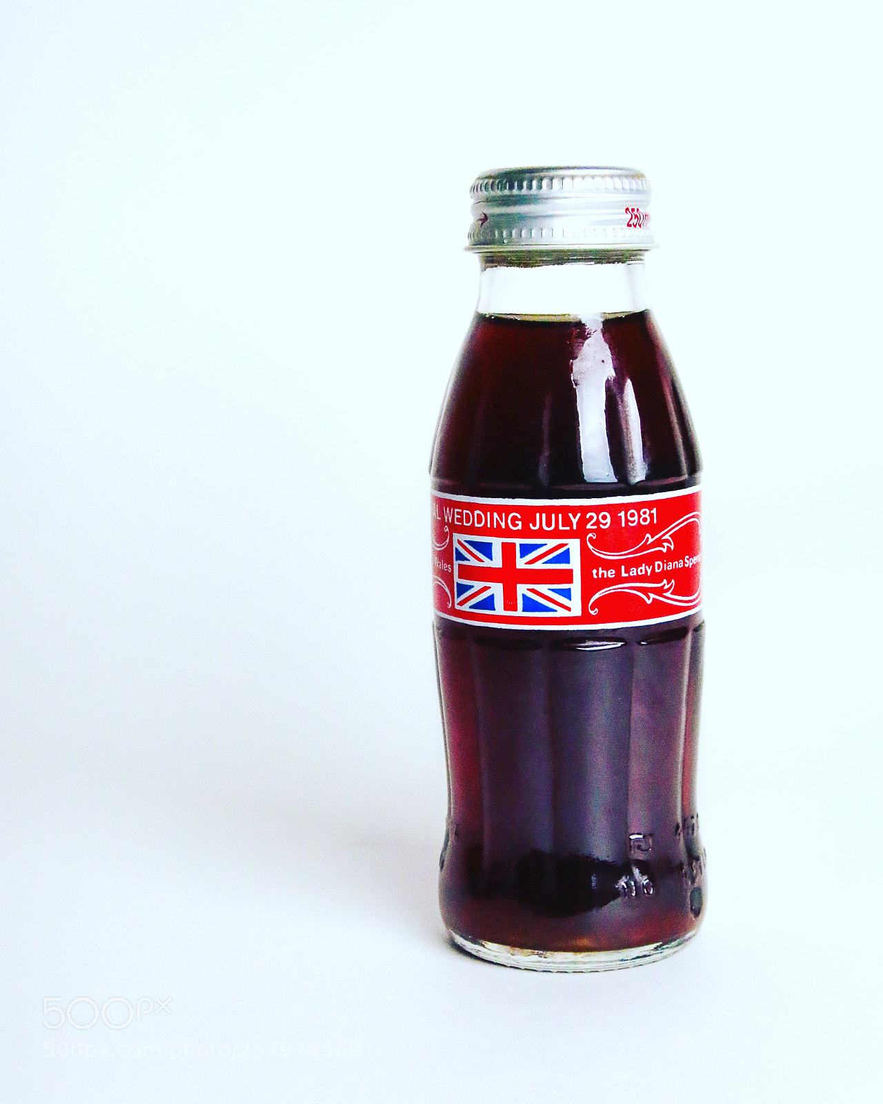 Canon EOS 70D sample photo. Daily coca-cola picture royal photography