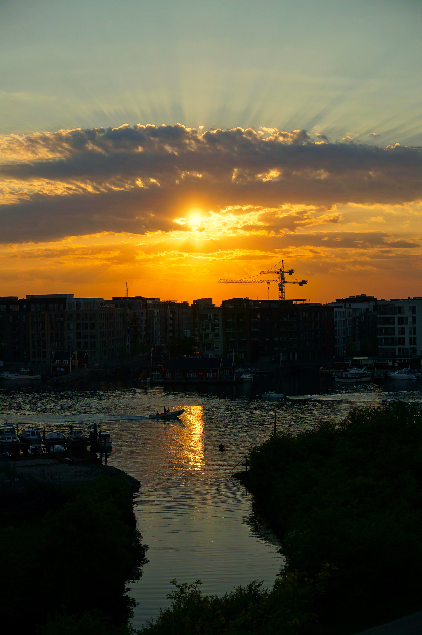 Sony Alpha NEX-5T sample photo. I was a beautiful sunset last night - sydhavnen - copenhagen - denmark photography