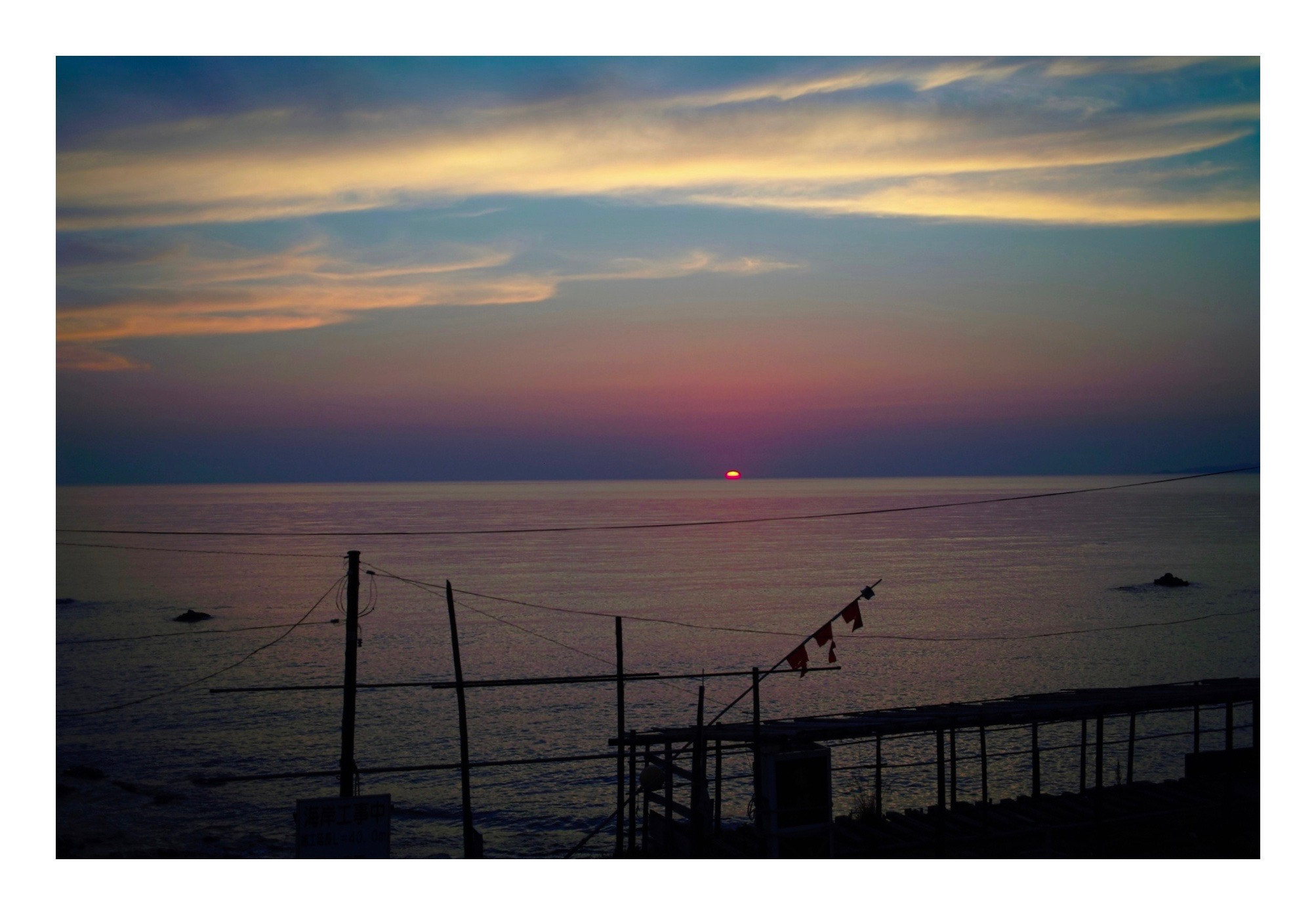 Sigma DP2 sample photo. The beginning of the magic hour photography