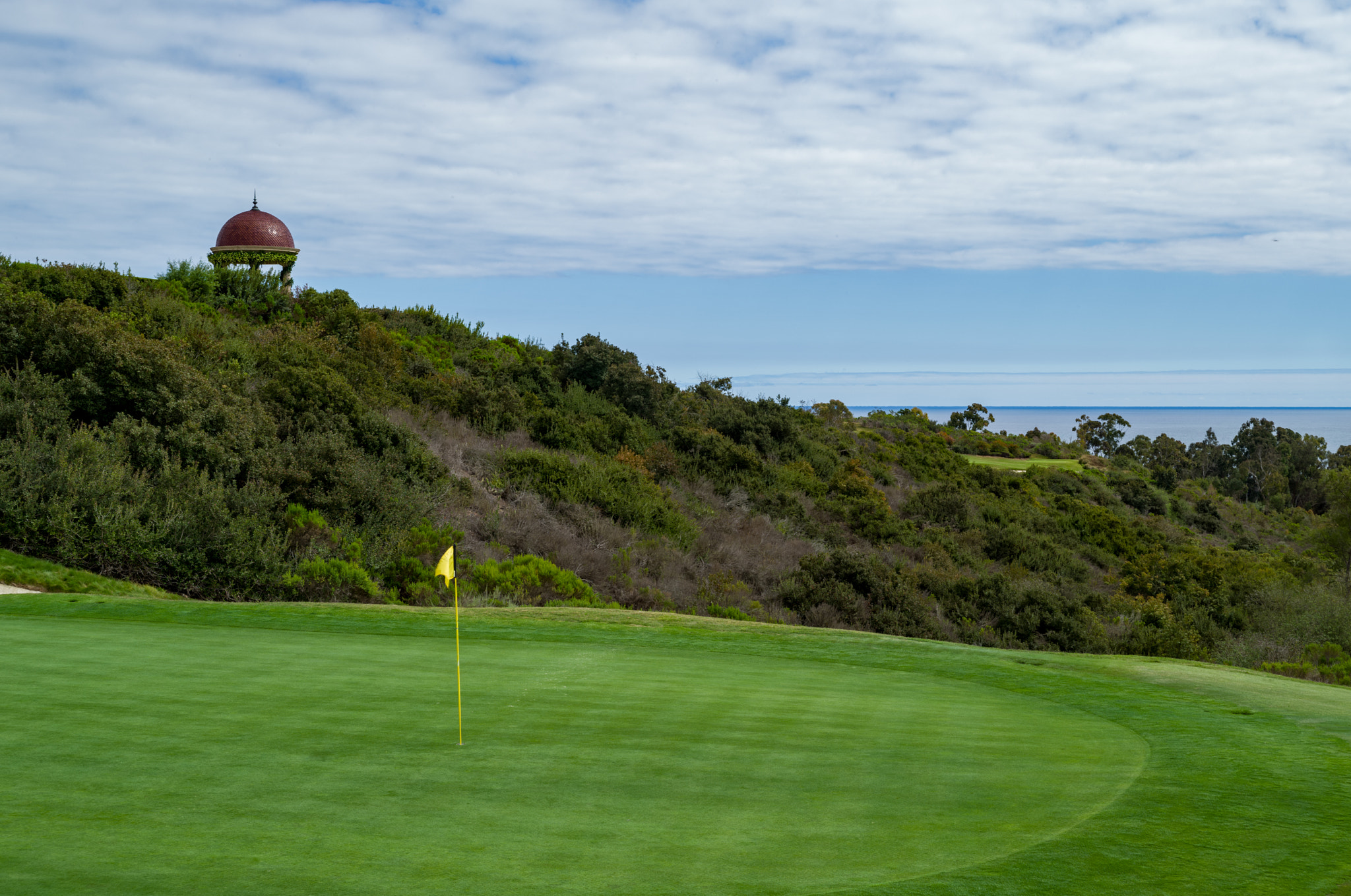 Leica S (TYP 007) sample photo. Golf putting green with ocean view photography