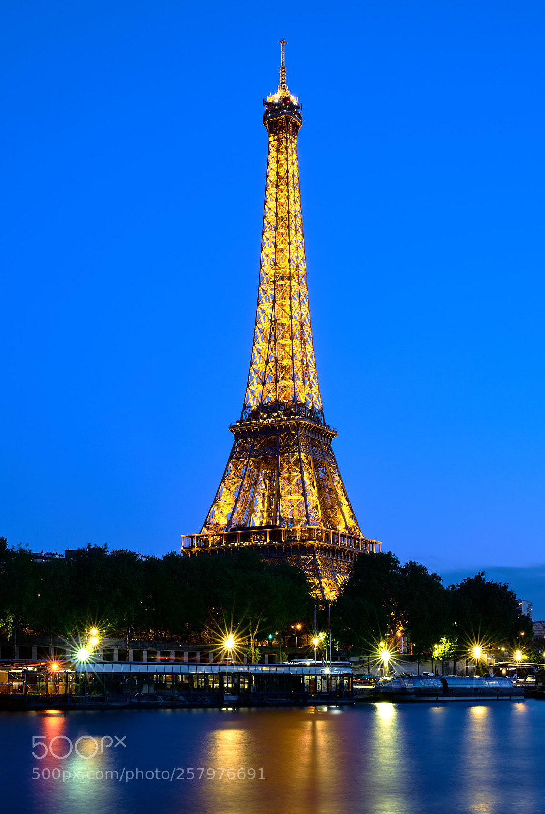 Sony a7R II sample photo. Eiffel tower lights photography
