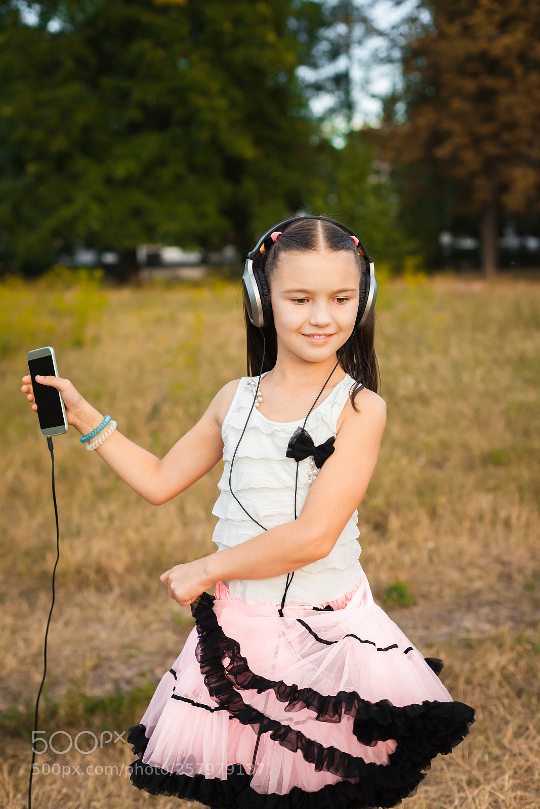 Canon EOS 5D Mark II sample photo. Little girl dancing in photography