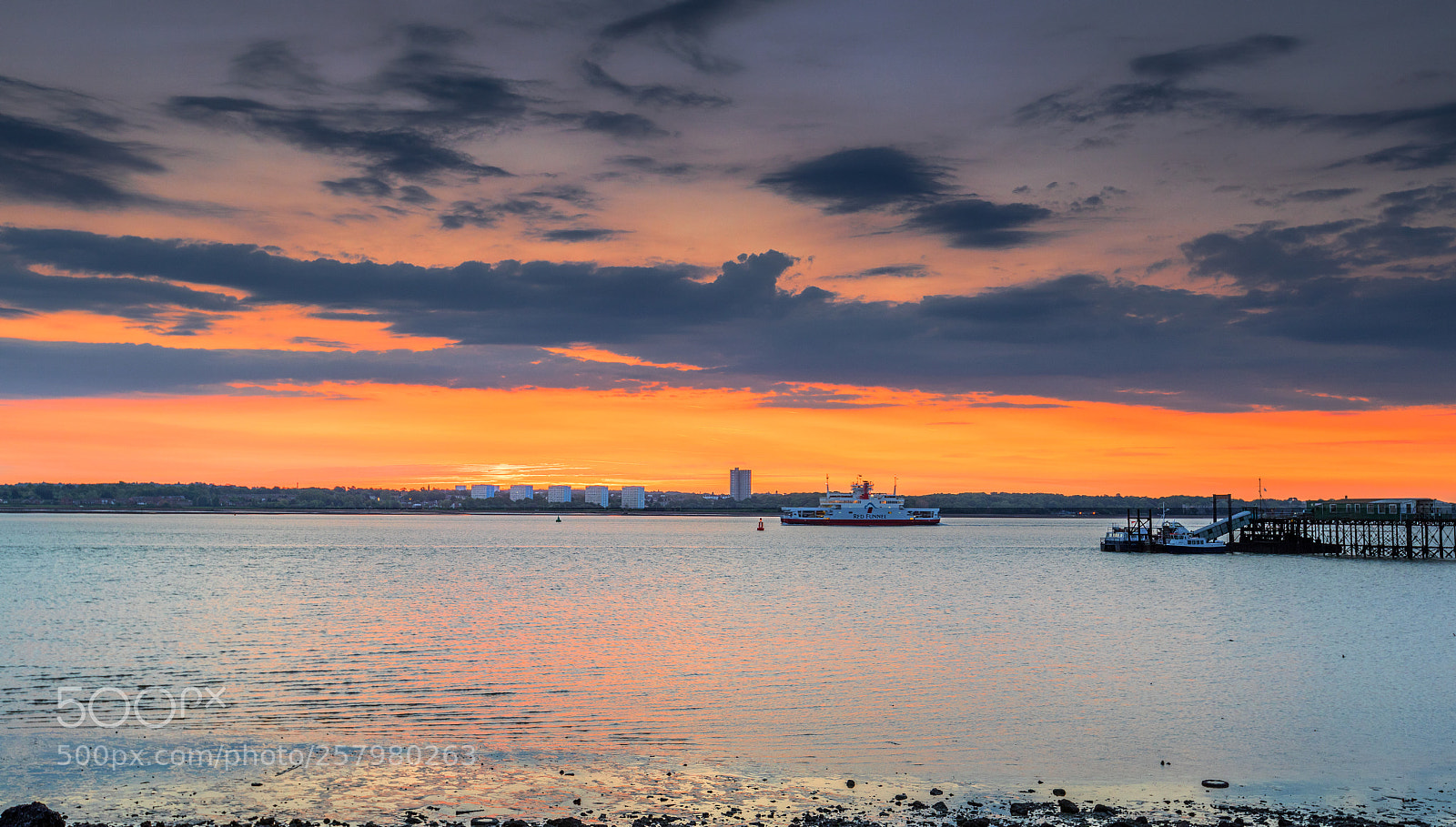 Canon EOS 5D Mark IV sample photo. Dawn ferry photography