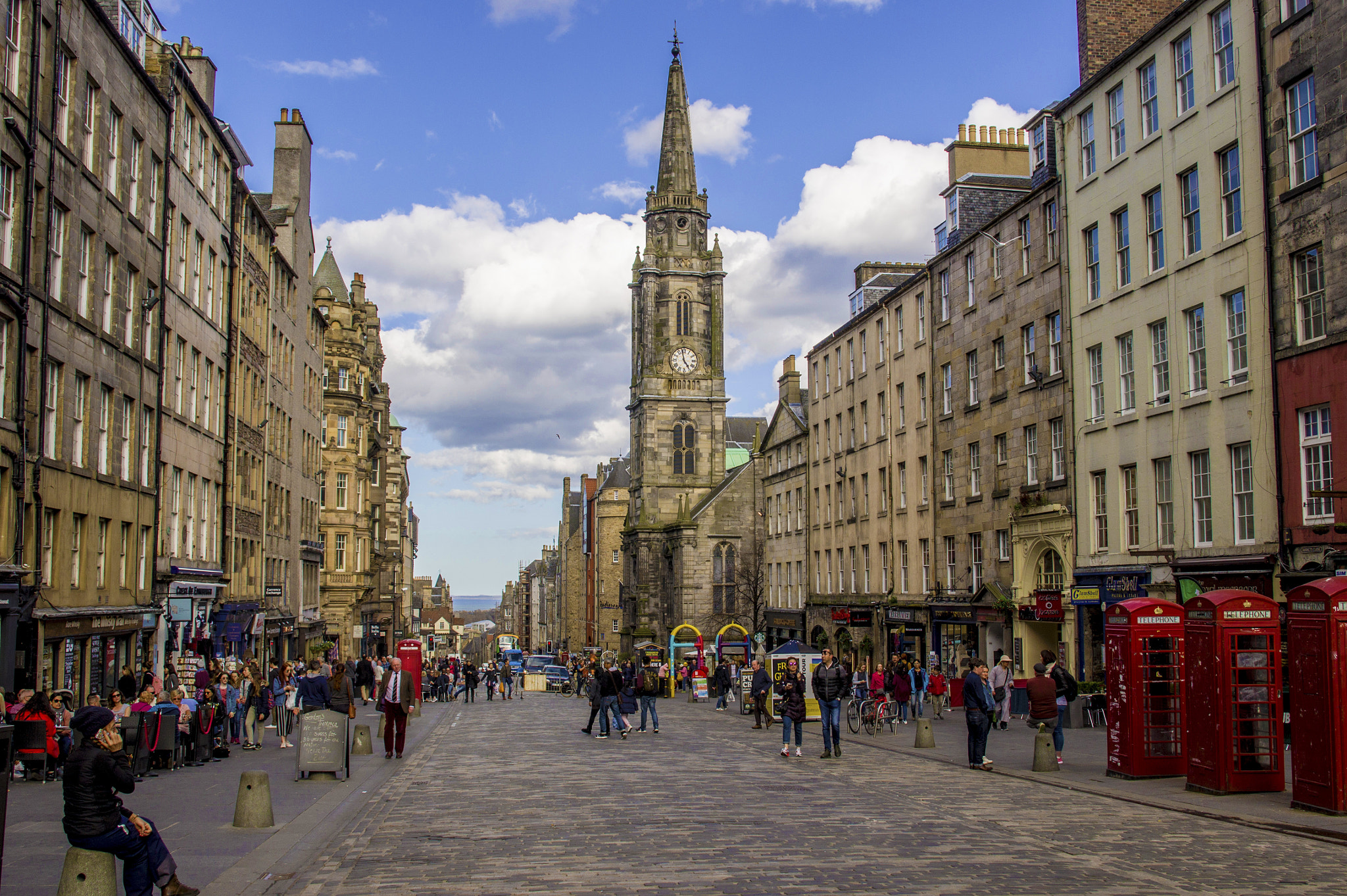 Sony SLT-A33 sample photo. Royal mile photography