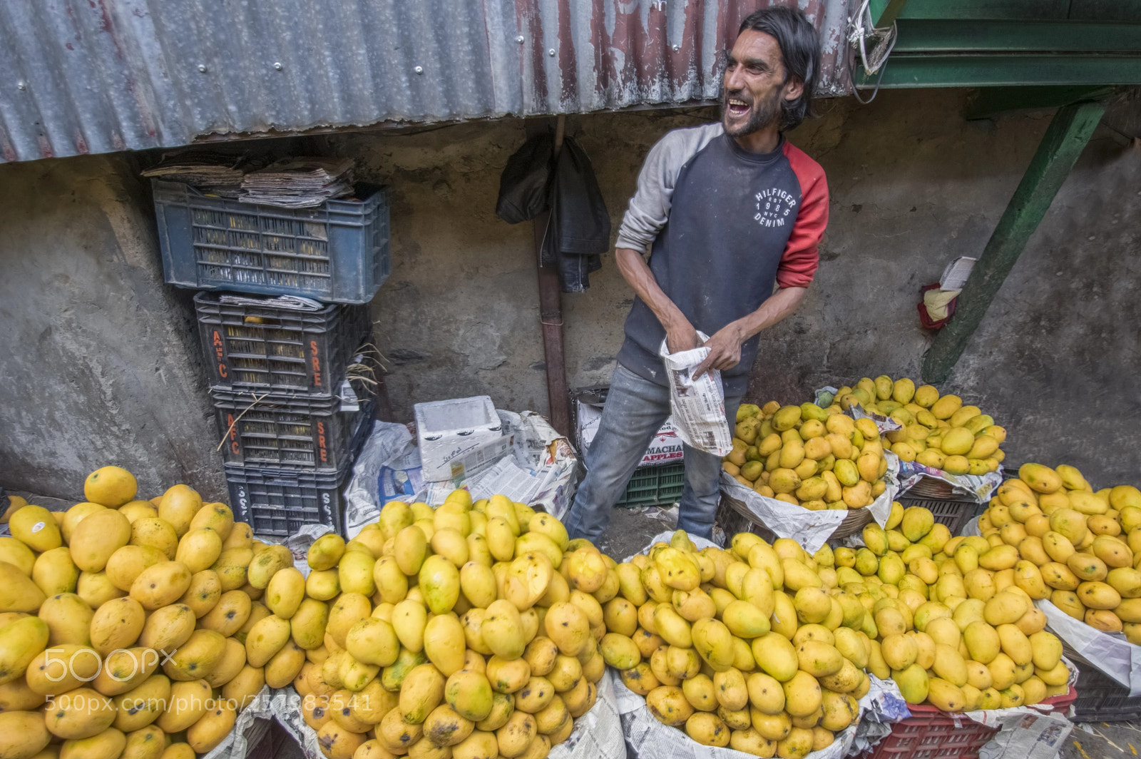 Pentax K-3 II sample photo. Funny mango seller photography