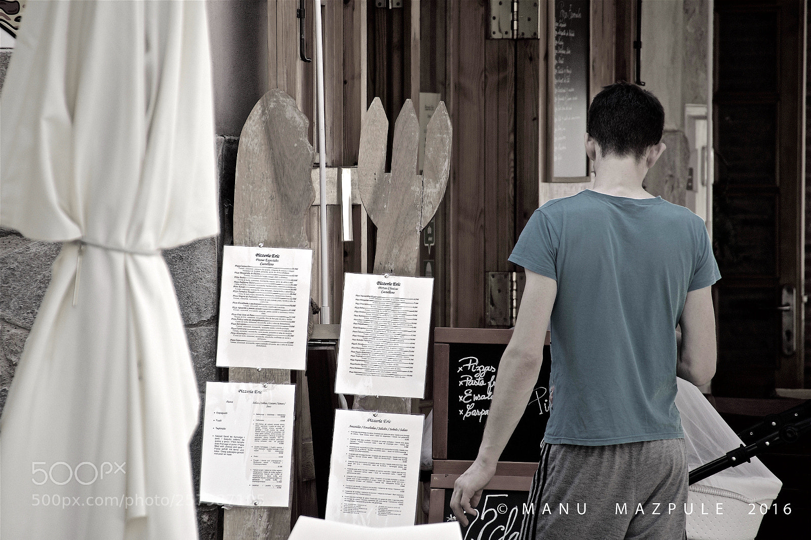 Canon EOS 70D sample photo. 372. girona. catalunya... people photography
