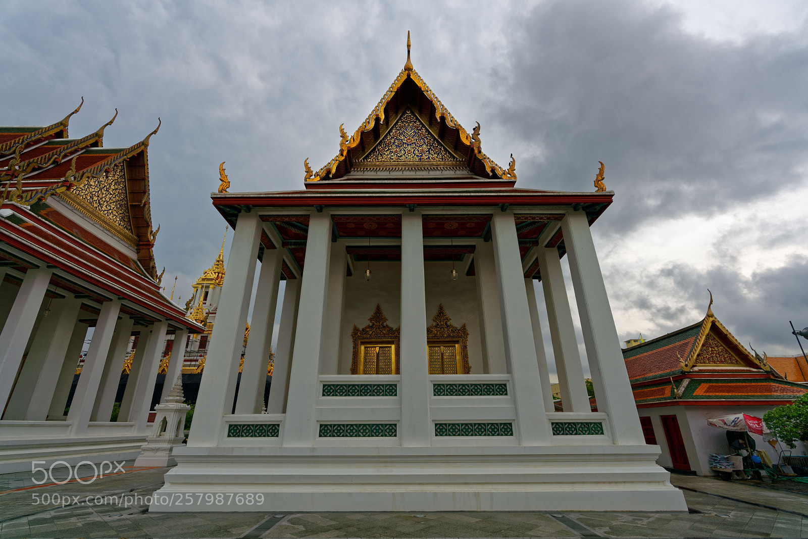 Sony a7R II sample photo. Bangkok temple photography