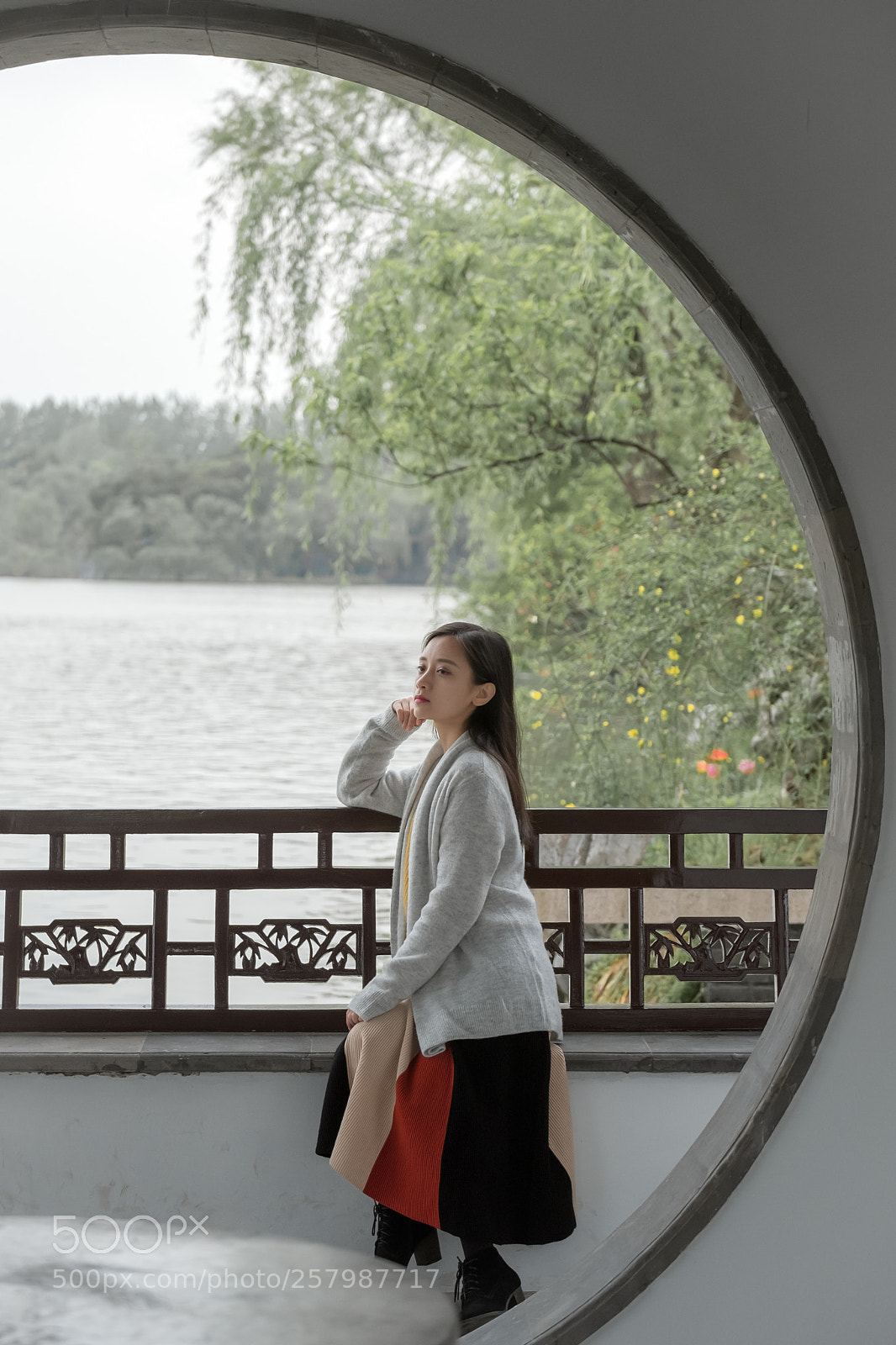 Fujifilm X-T2 sample photo. Chinese woman sit in photography