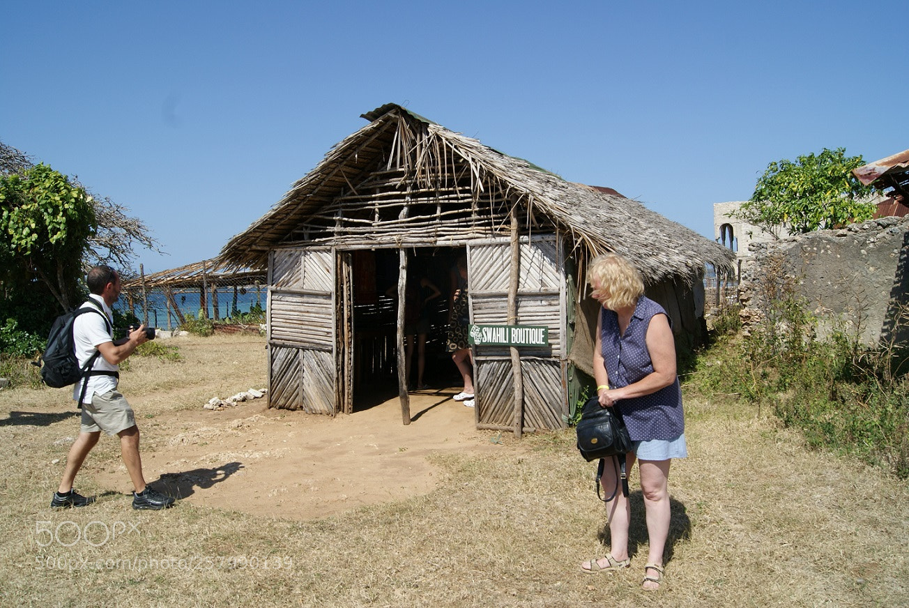 Sony Alpha DSLR-A200 sample photo. Boutique of the village photography